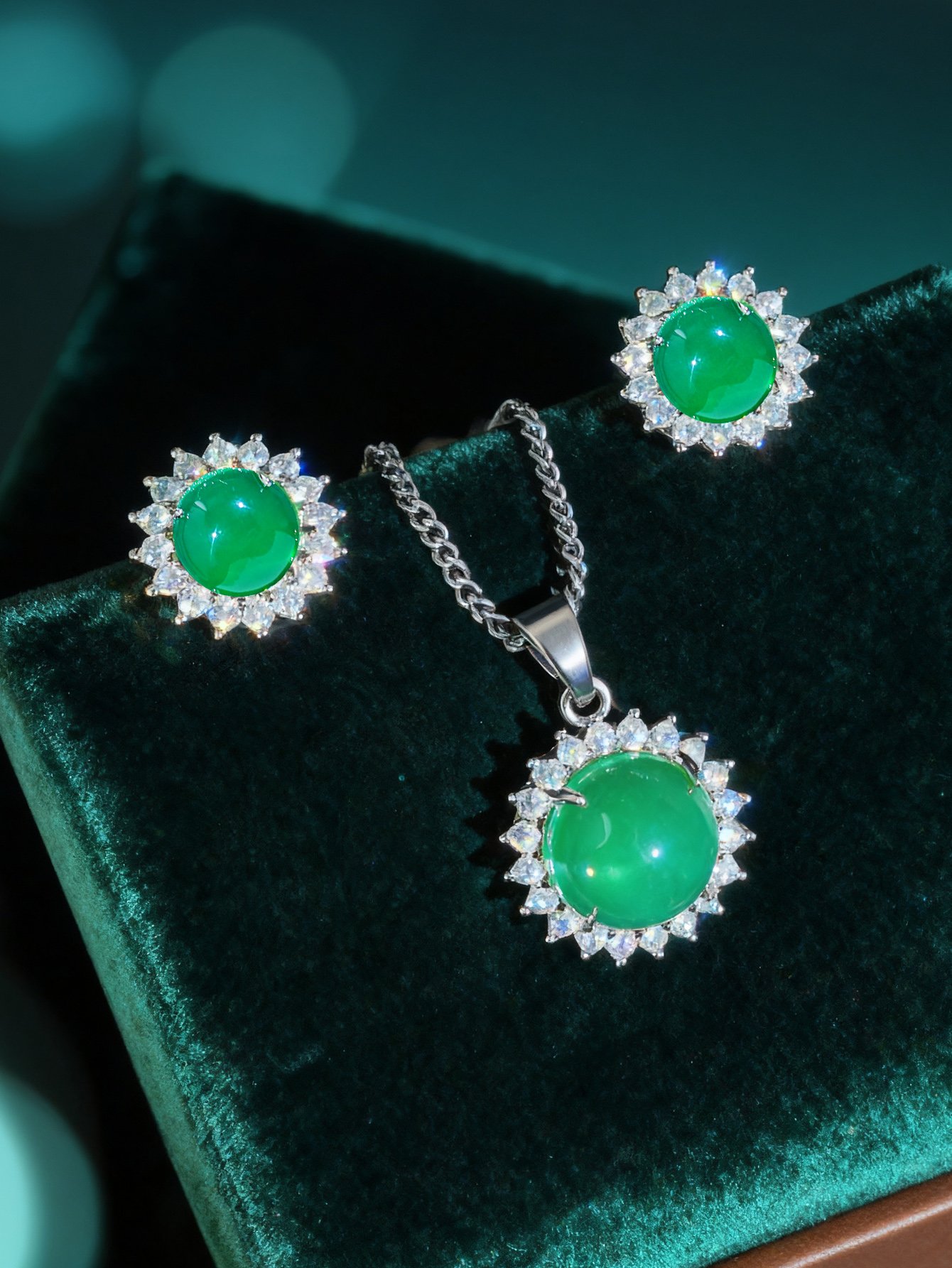 Silver Green Jewelry Necklace Earrings Set