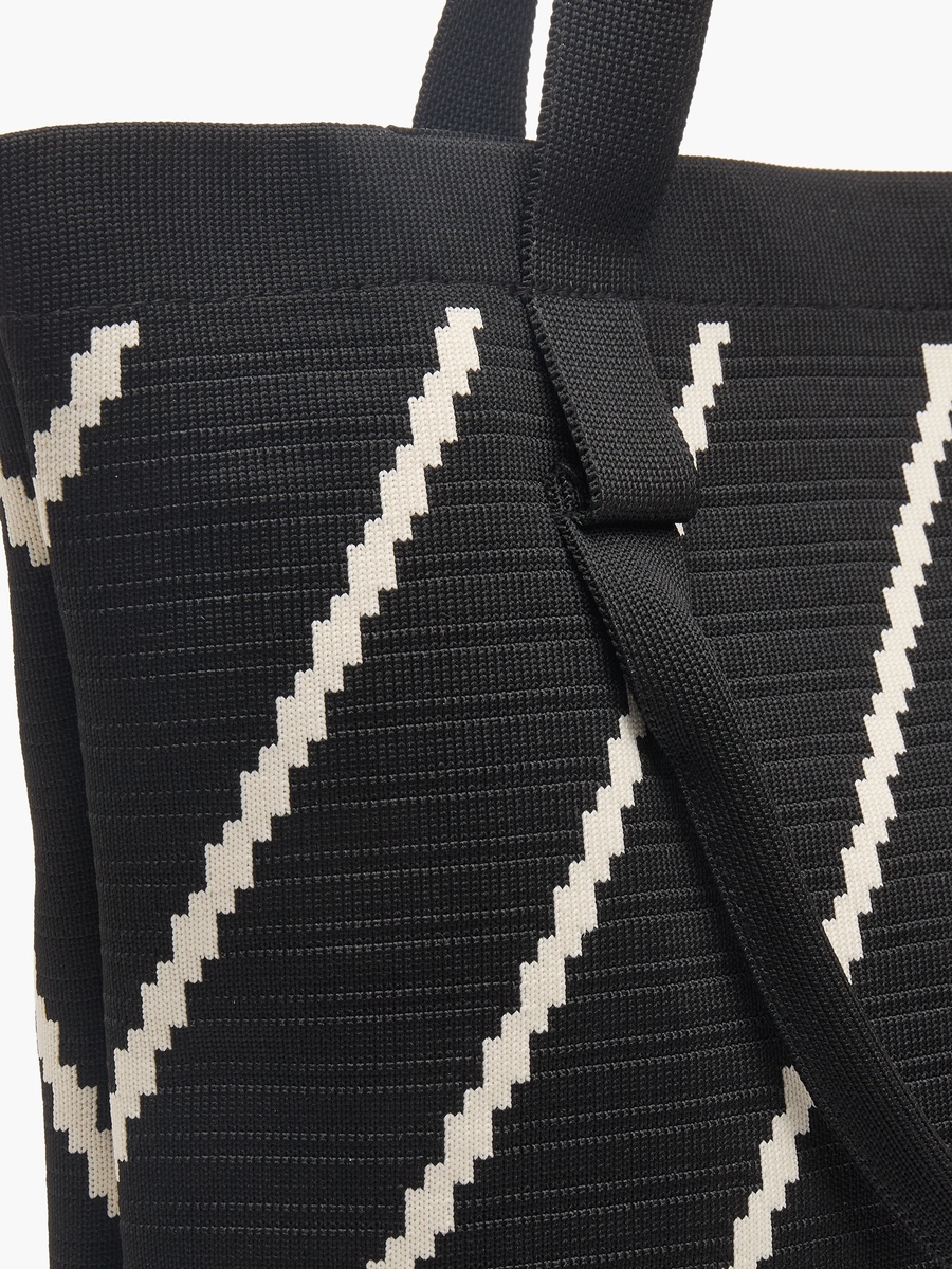 Chevron Print Tote Bag with Zip Closure