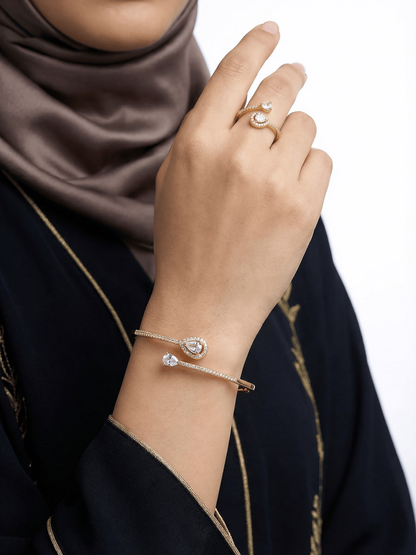 Gold-Plated Teardrop Zircon Bangle and Ring Set - 2pc