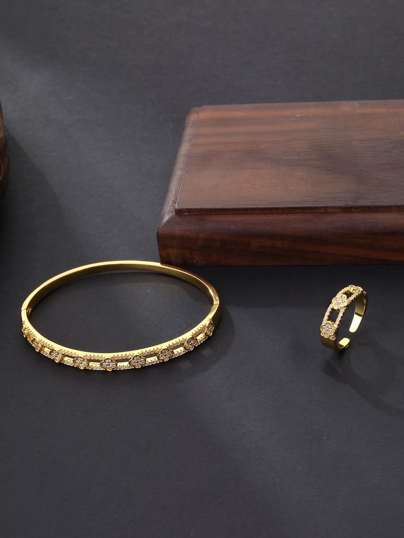 Gold Self Design Bangle