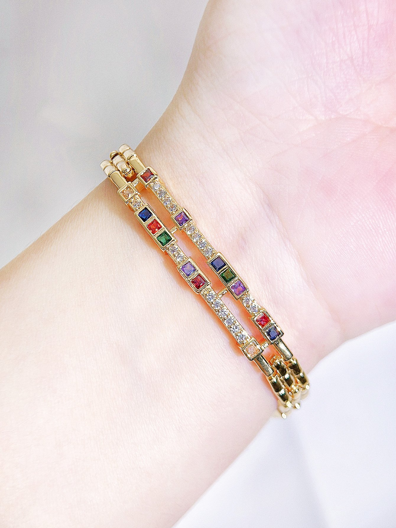 Gold Link Bracelet with Zirconia Hearts