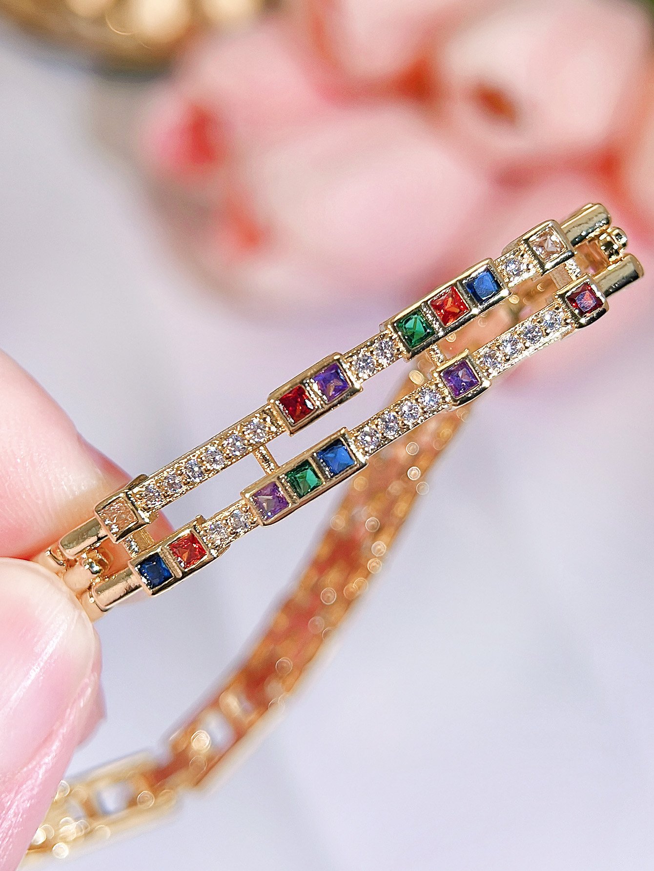Gold Link Bracelet with Zirconia Hearts