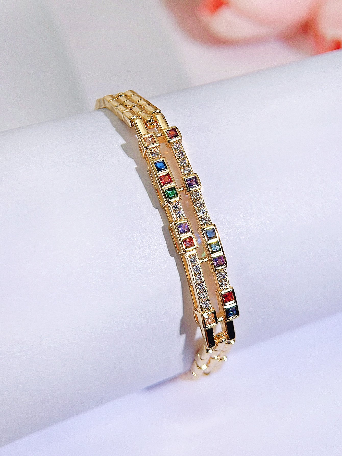 Gold Link Bracelet with Zirconia Hearts