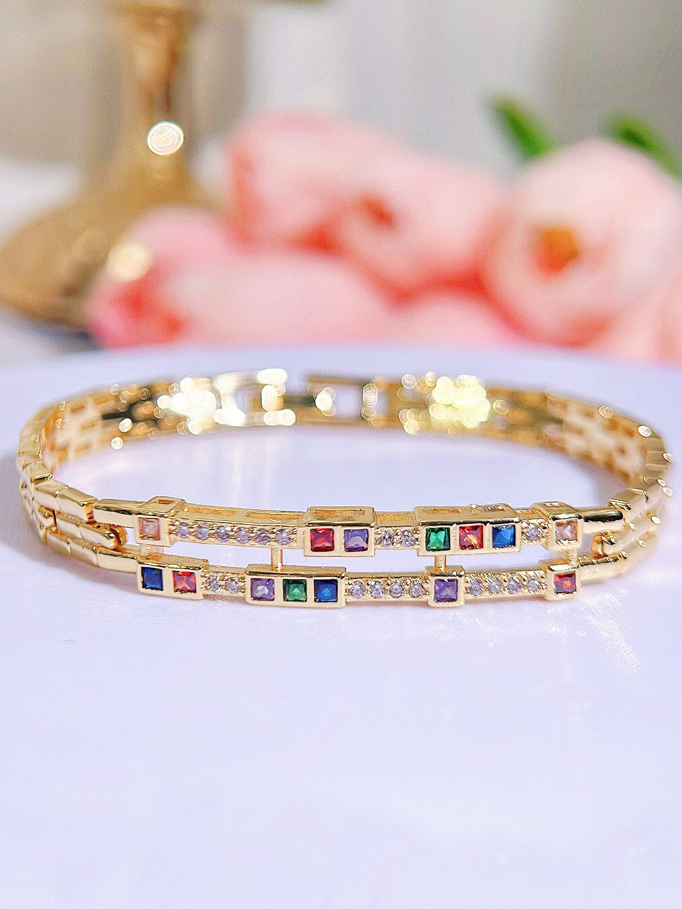 Gold Link Bracelet with Zirconia Hearts