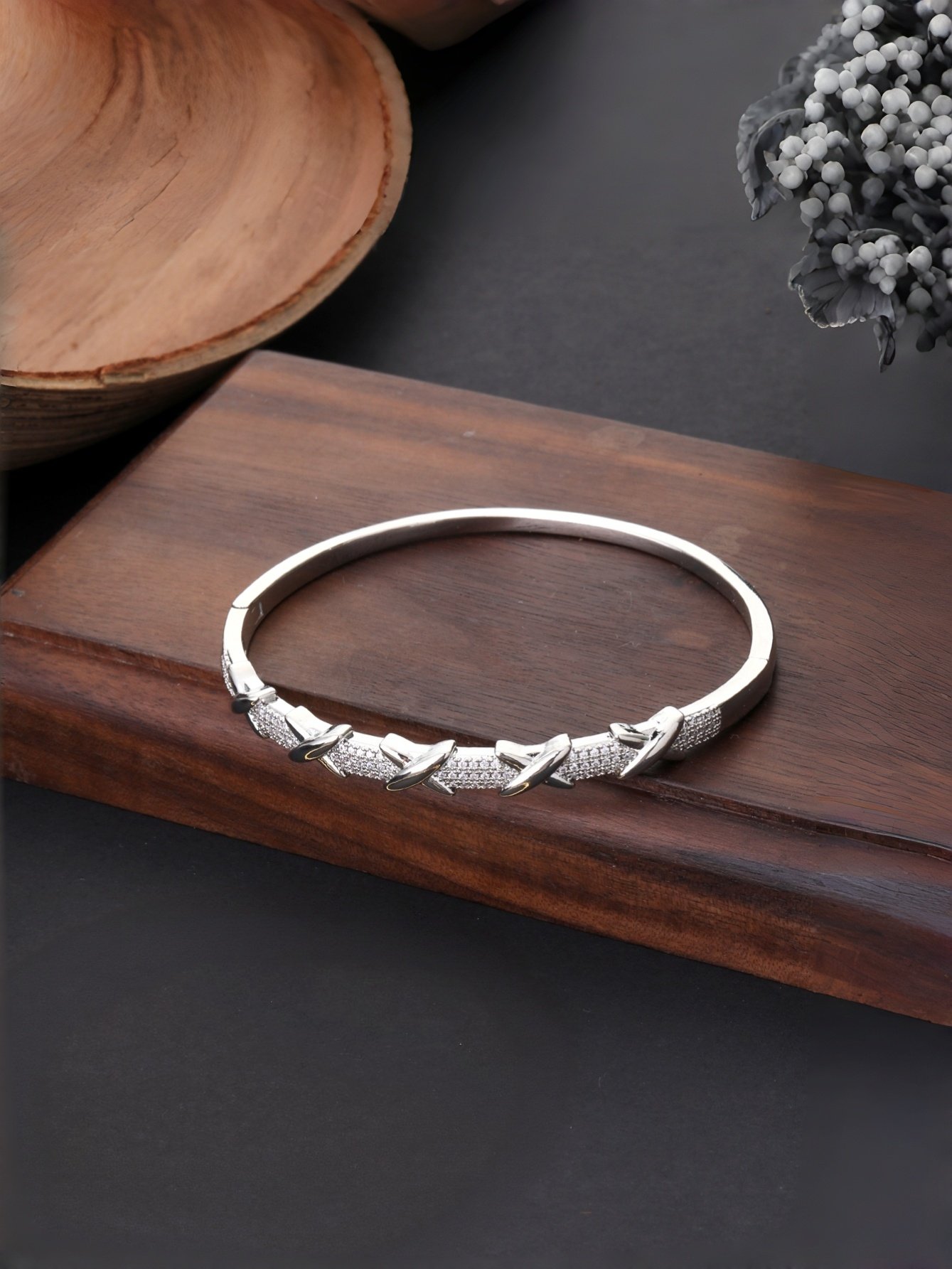 Silver Texture Bangle-Style Bracelet