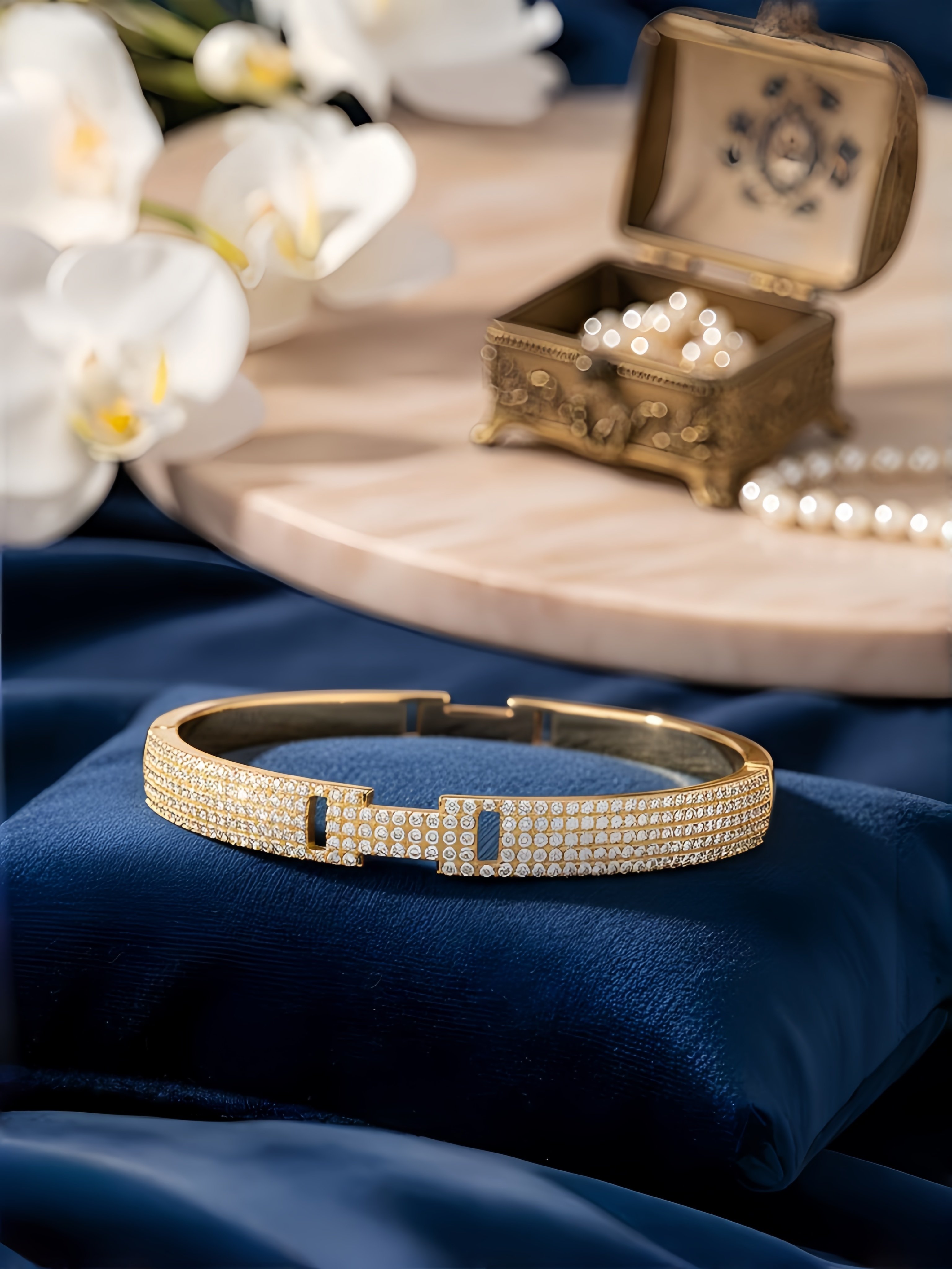 Gold Texture Bangle-Style Bracelet
