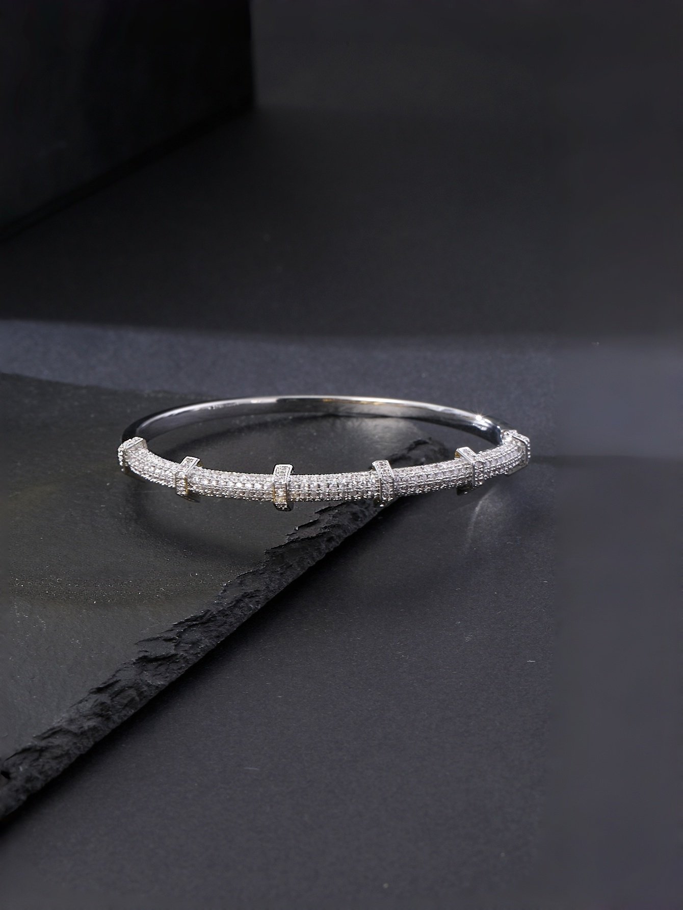 Silver Texture Bangle-Style Bracelet