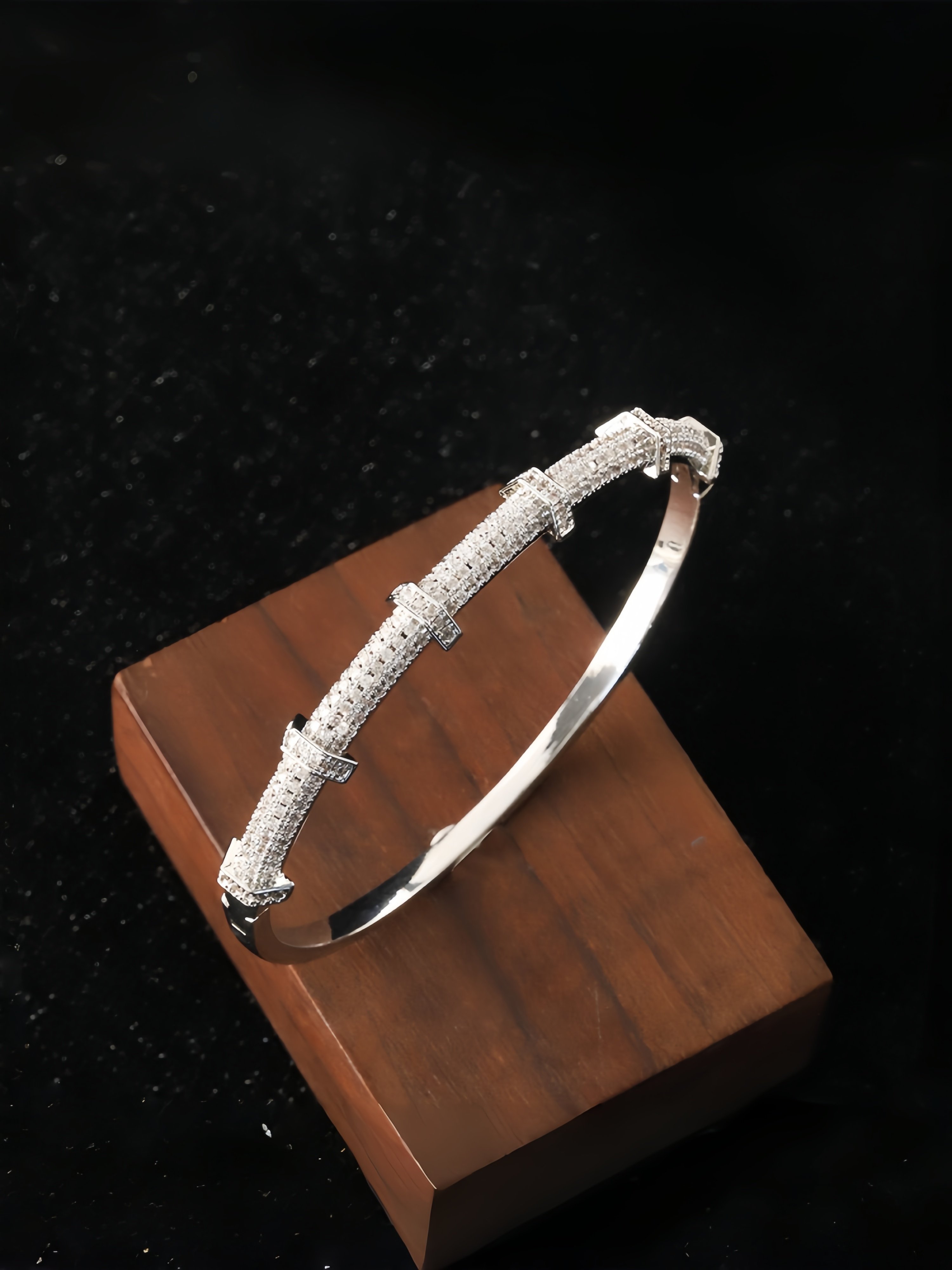 Silver Texture Bangle-Style Bracelet