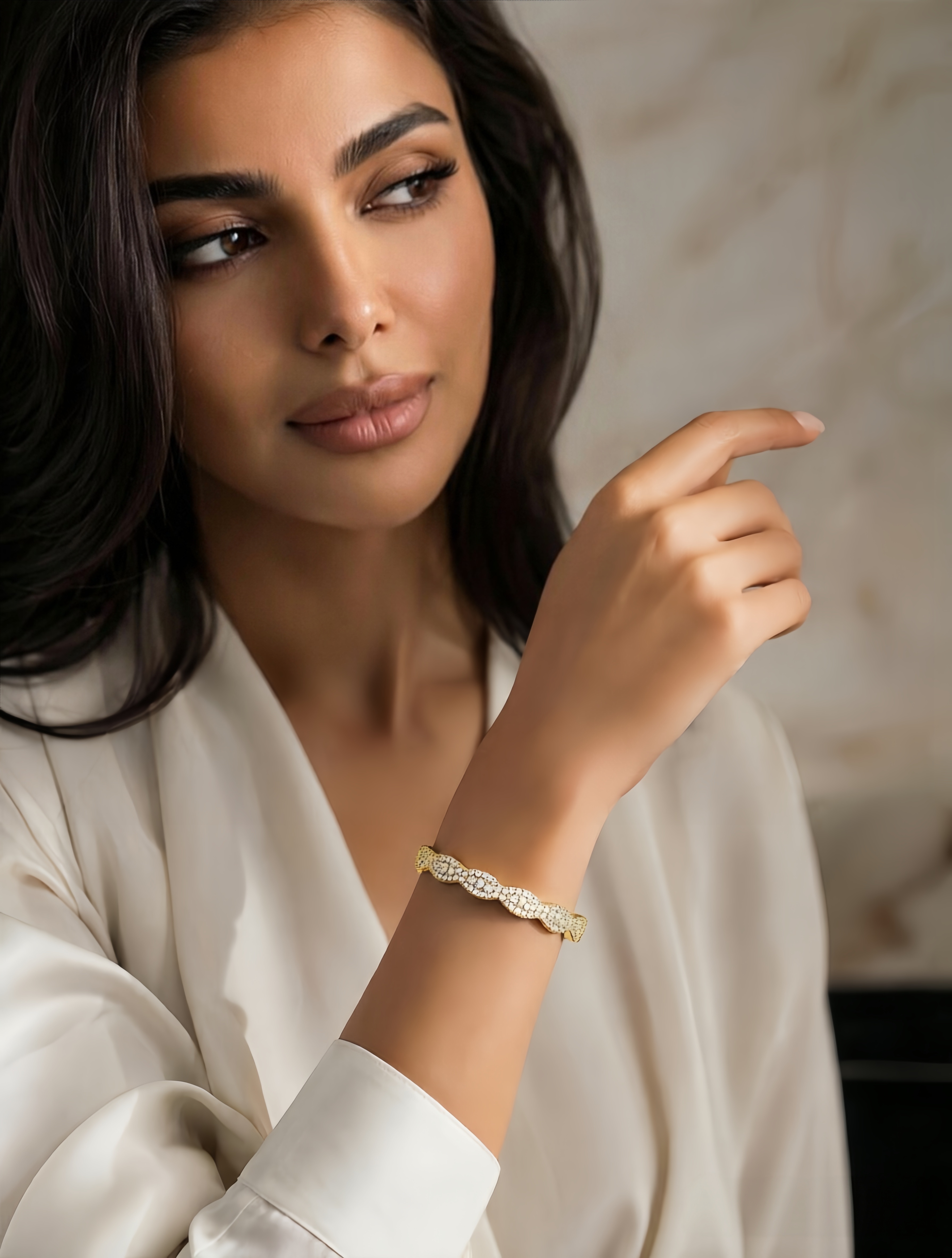 Gold Solid Bangle-Style Bracelet