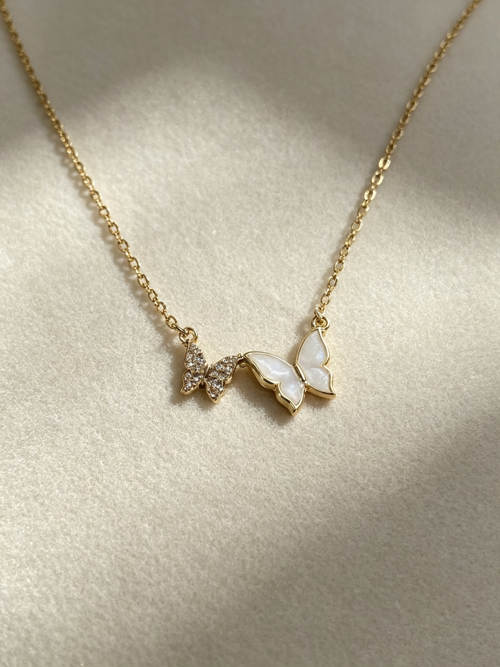 Gold Graphic Chain Necklace