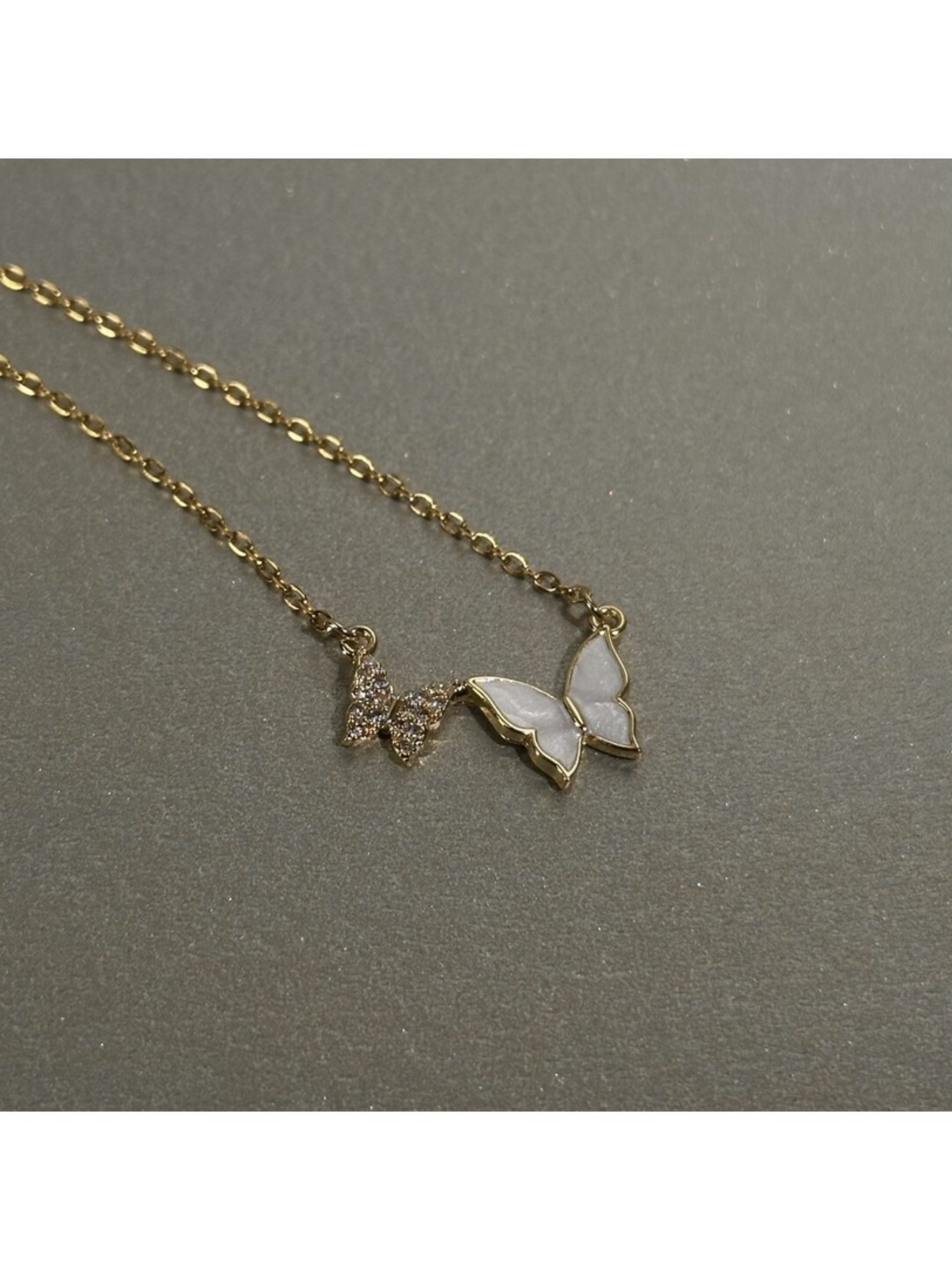 Gold Graphic Chain Necklace