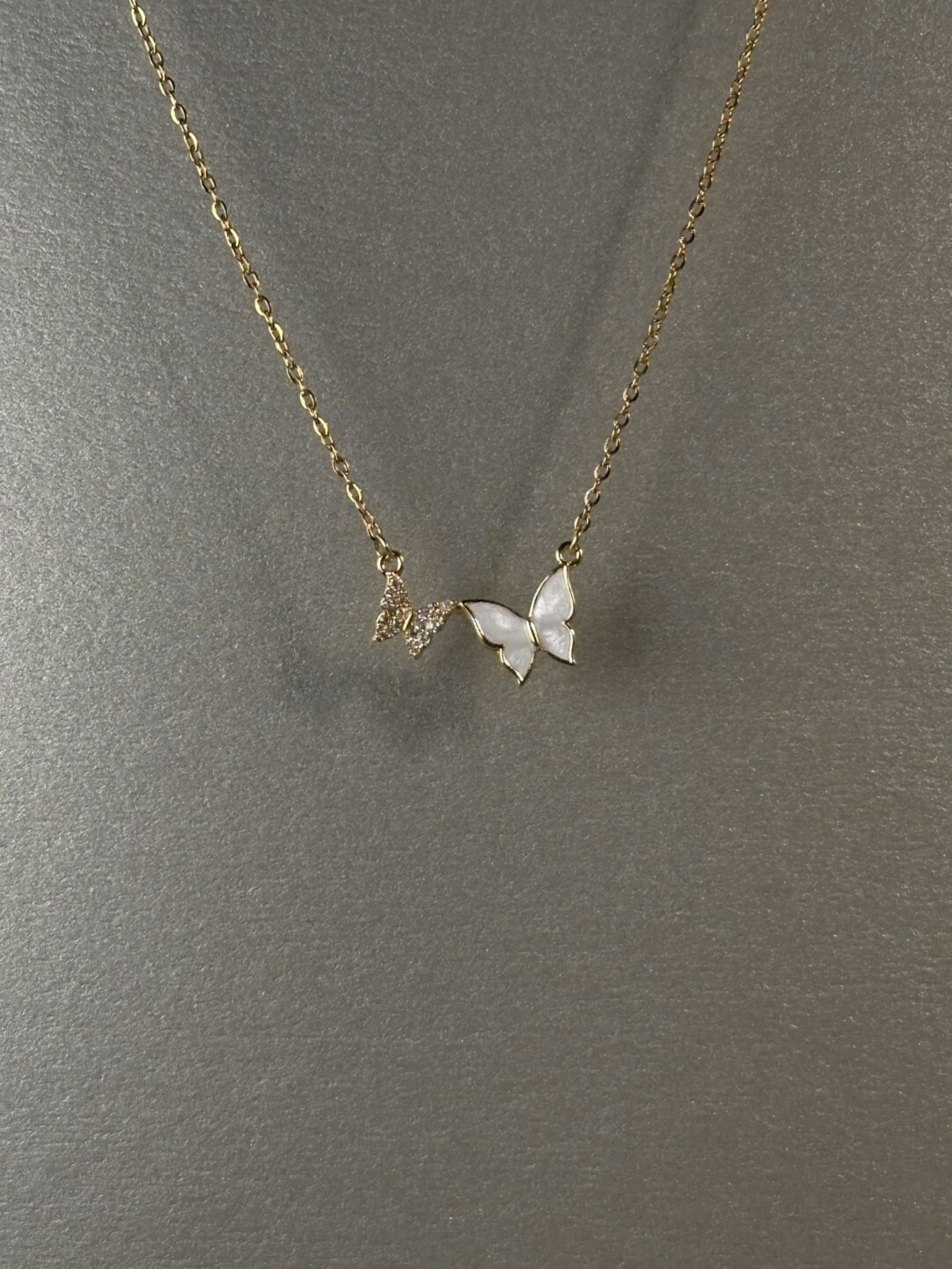 Gold Graphic Chain Necklace