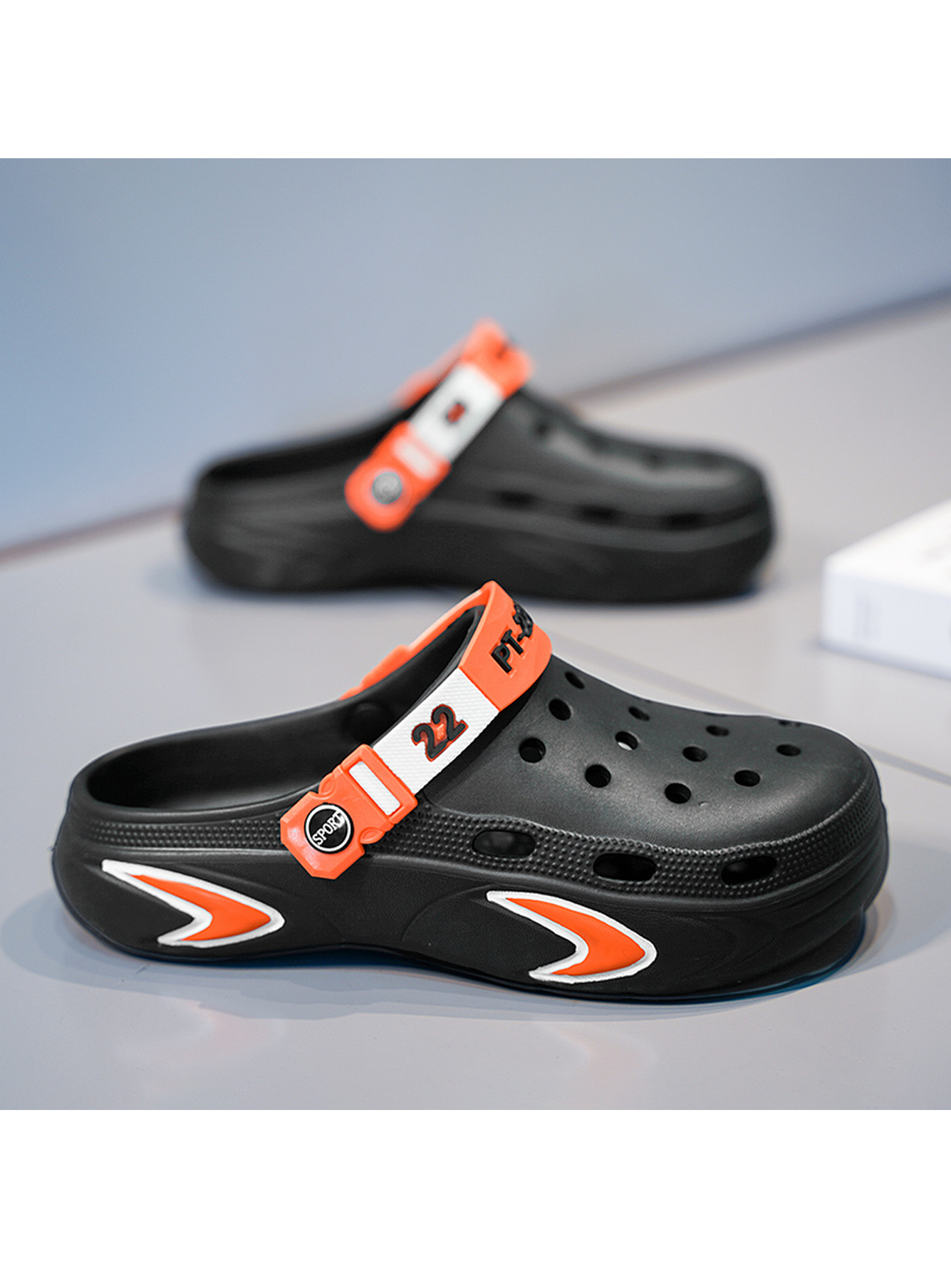 Men Black Sport Plain Clogs