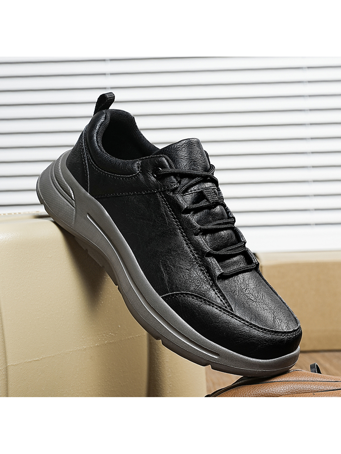 Men Black Casual Sneakers
