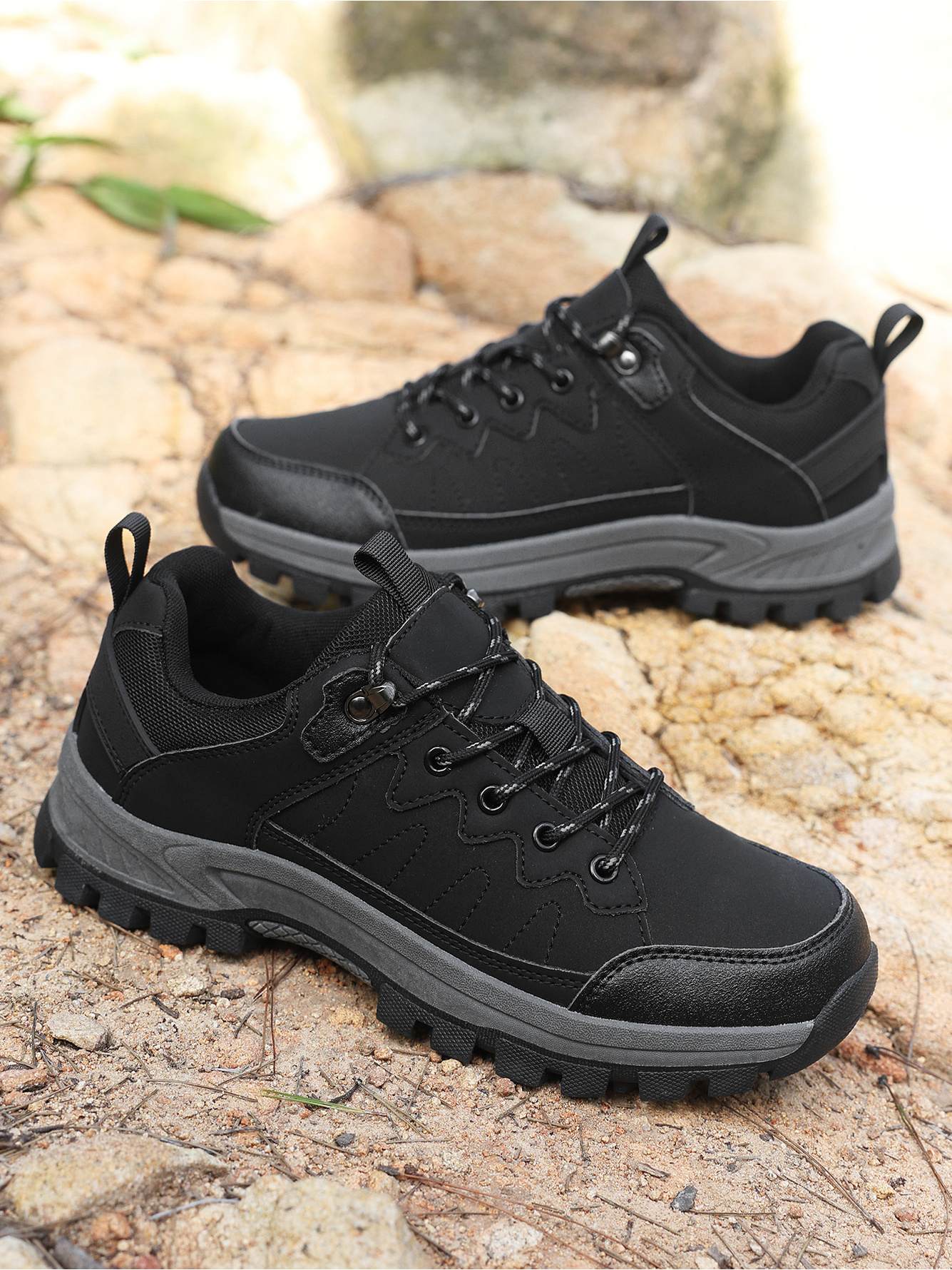 Men Black Outdoor Hiking Sneakers
