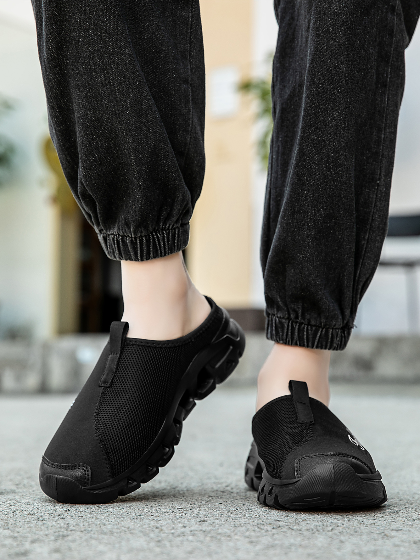 Men Black Casual Slip-On Mules