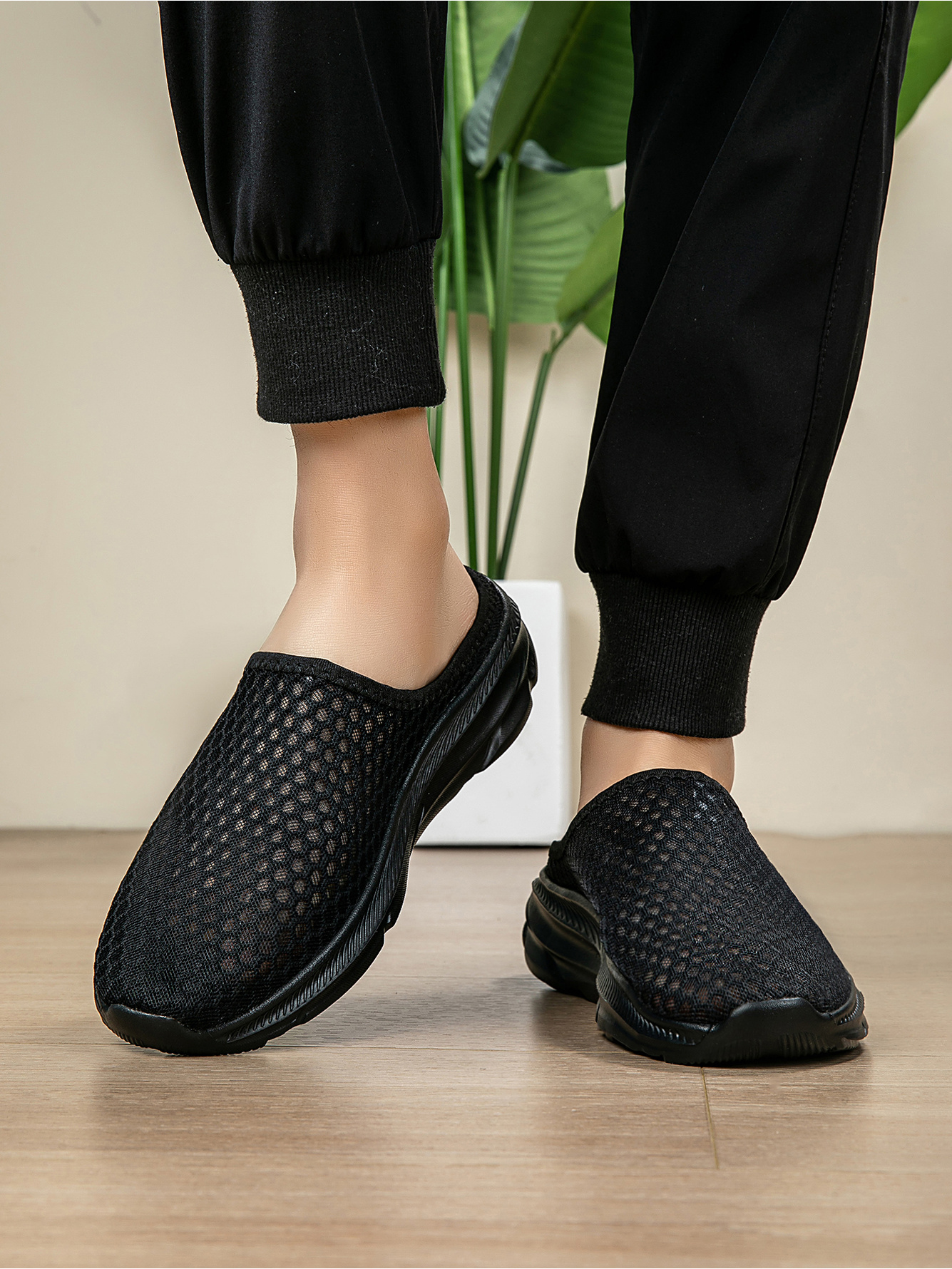 Men Black Mesh Casual Slip-On Mules