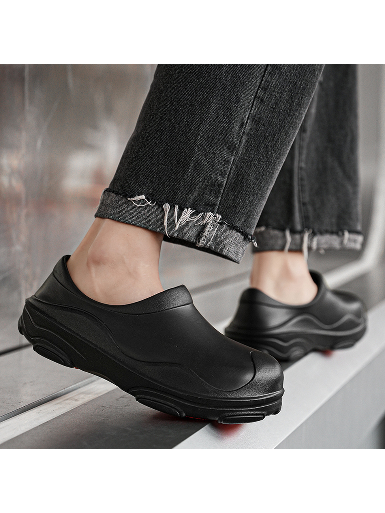 Men Black Casual Comfort Slip-On Clogs