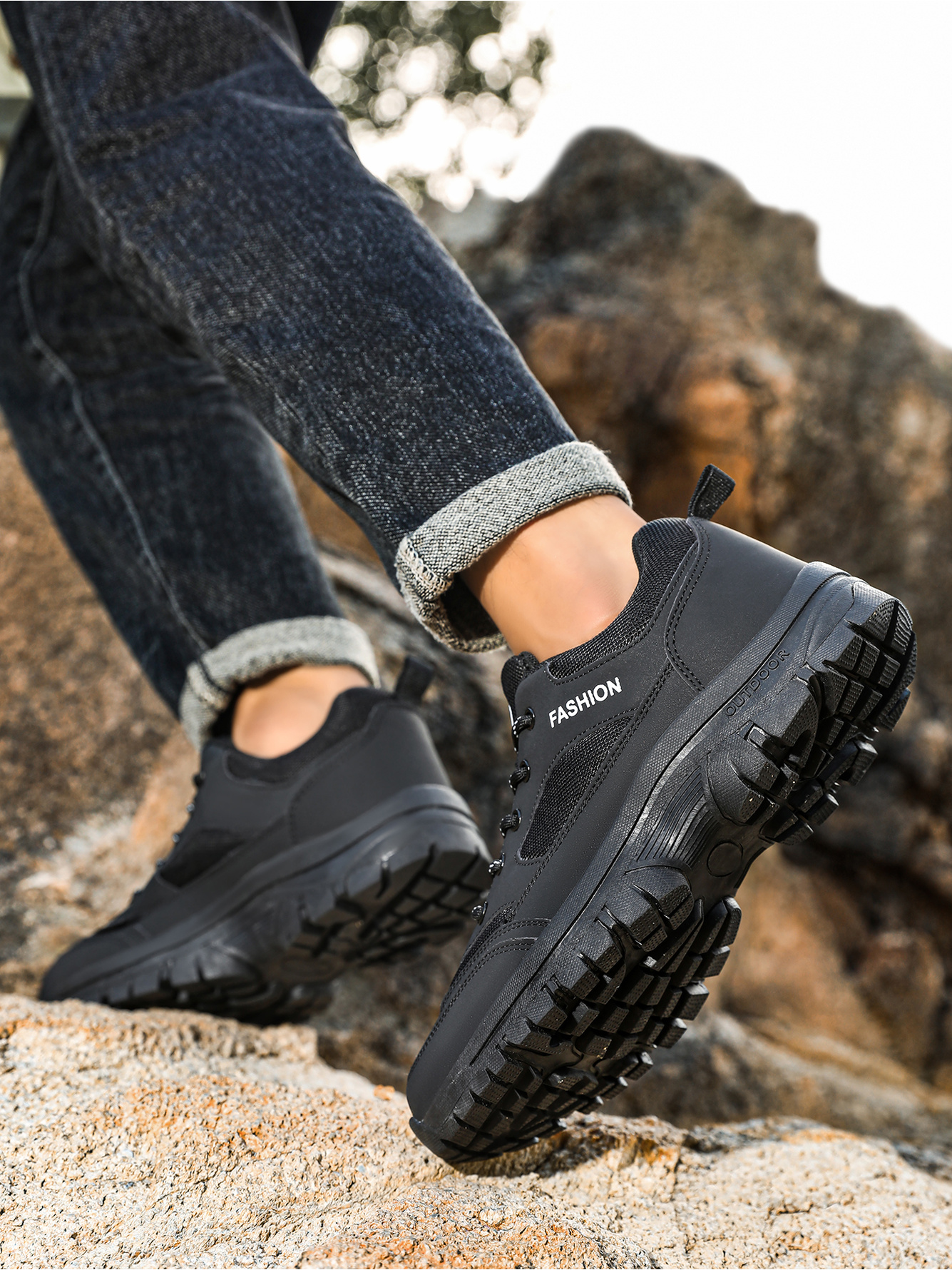 Men Black Outdoor Trail Sneakers