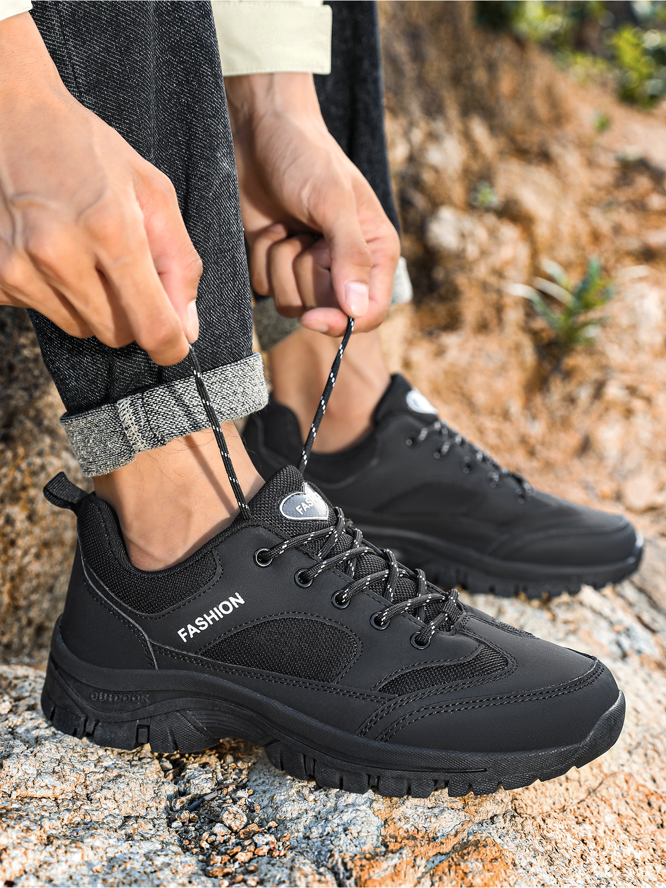Men Black Outdoor Trail Sneakers