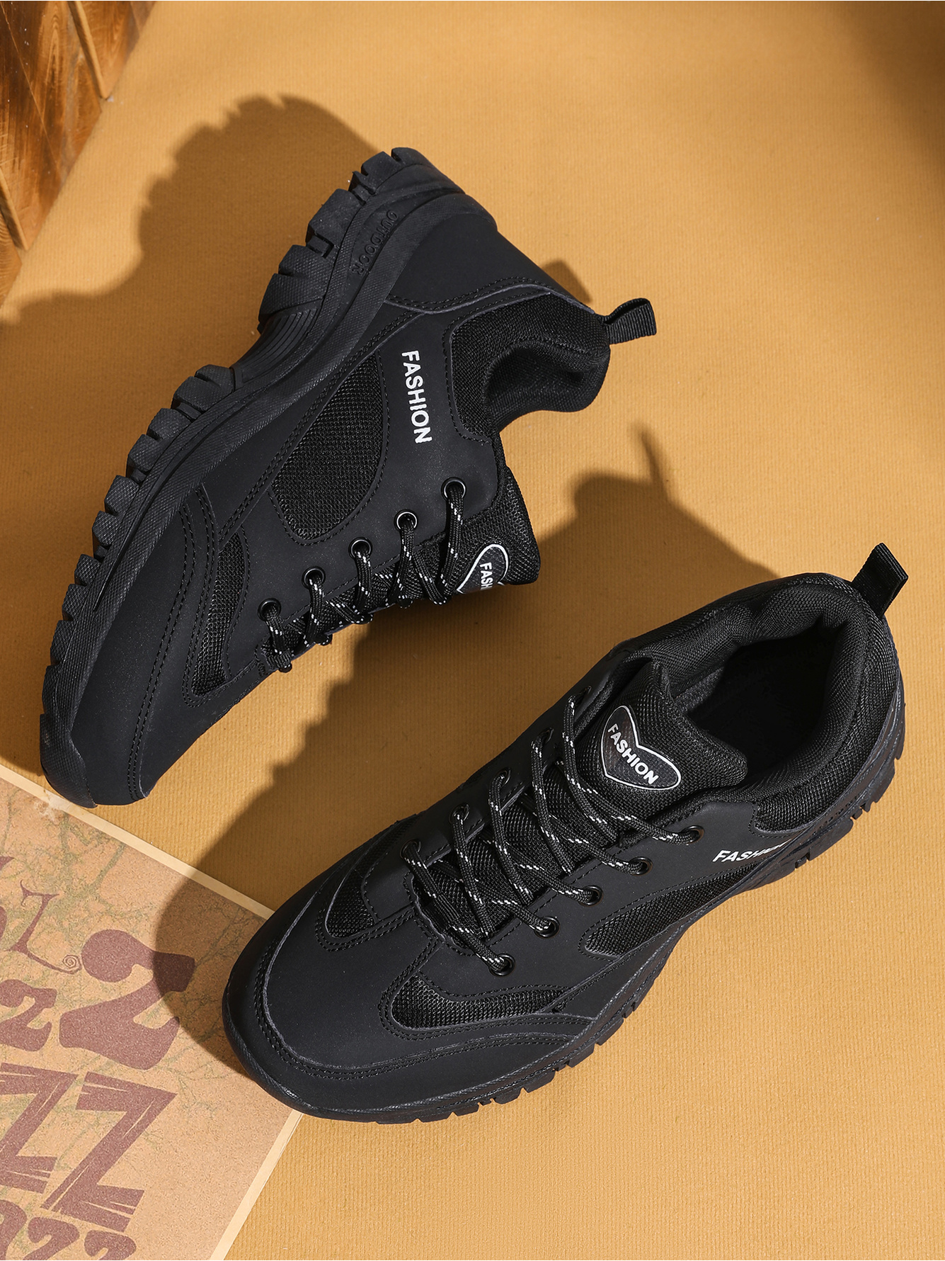 Men Black Outdoor Trail Sneakers