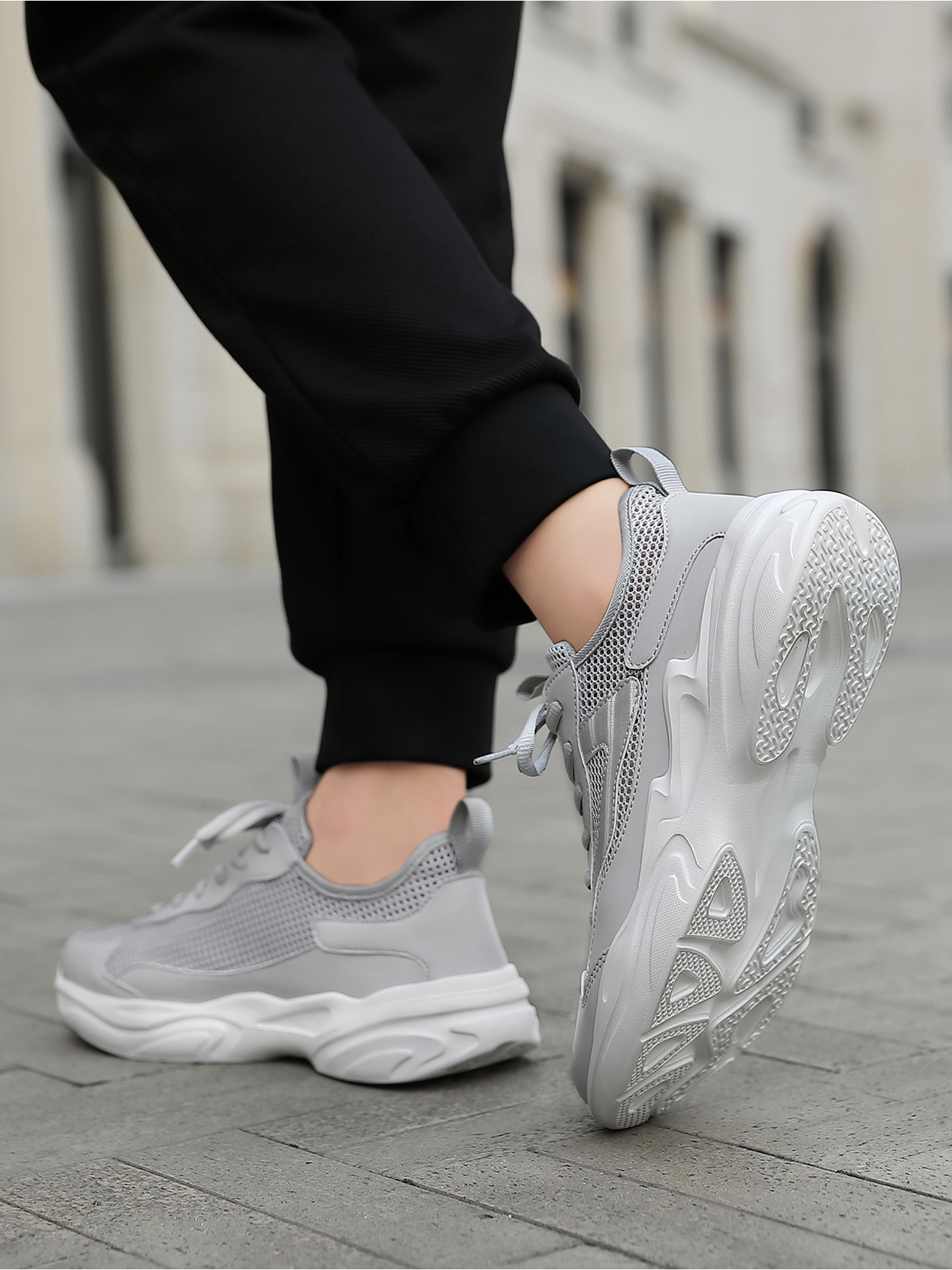 Men Grey Lightweight Mesh Sport Sneakers