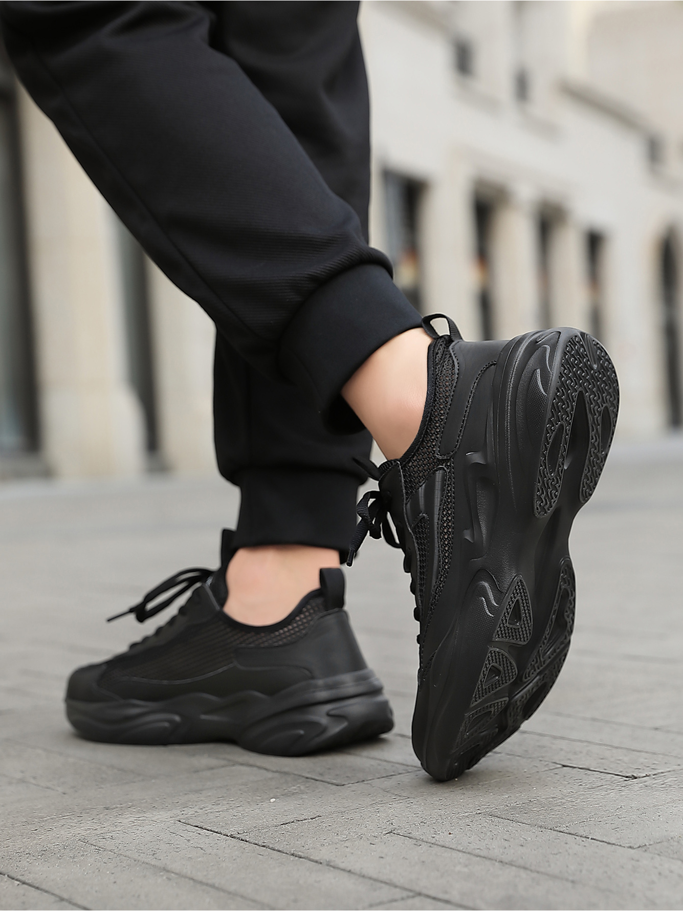 Men Black Mesh Chunky Sports Sneakers