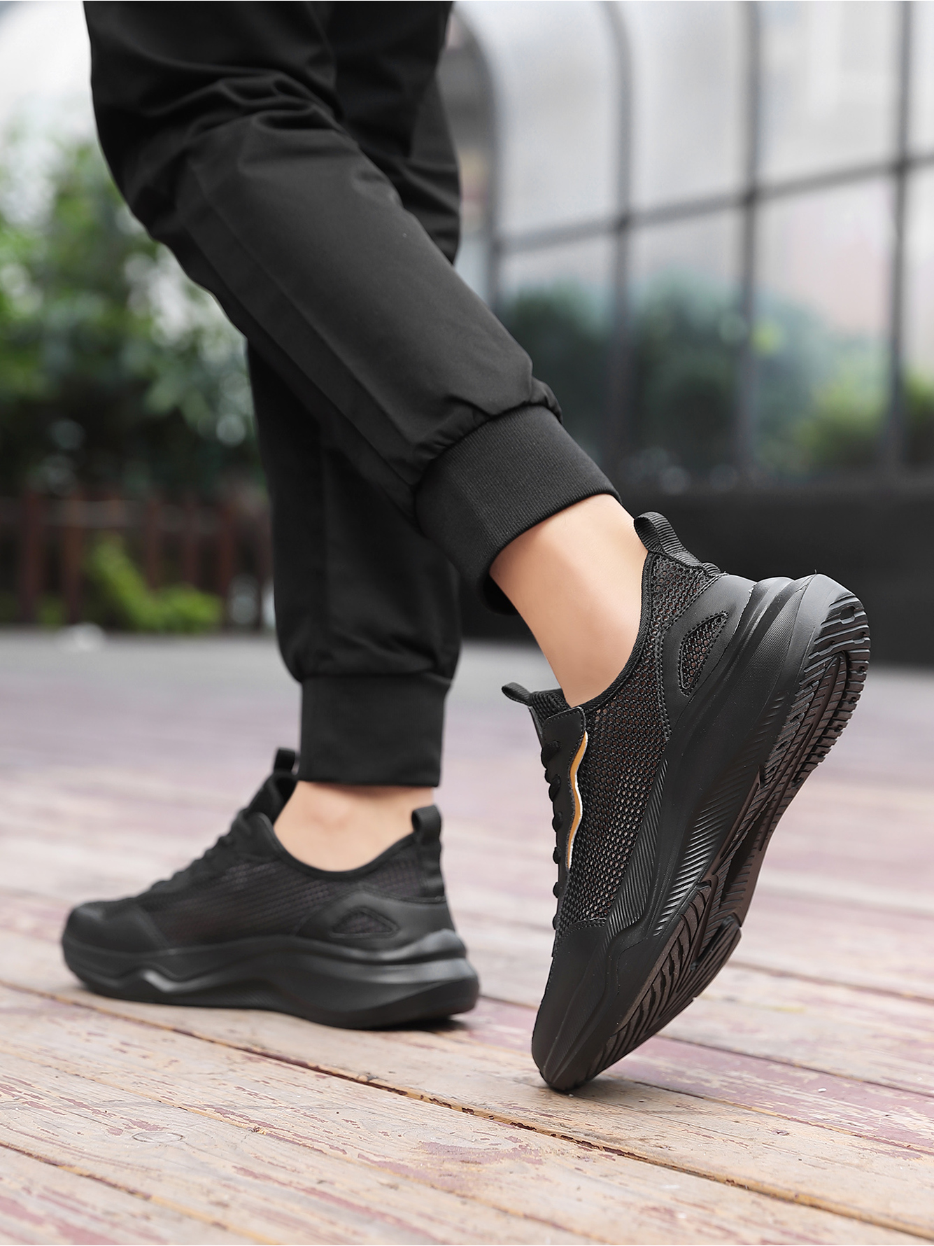 Men Black Mesh Sports Sneakers