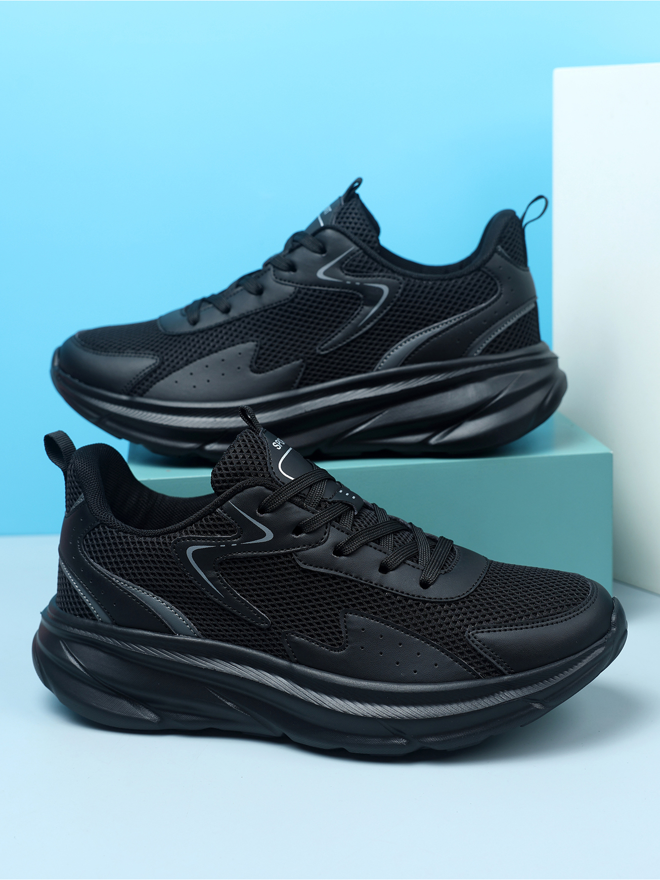 Men Black Sports Sneakers