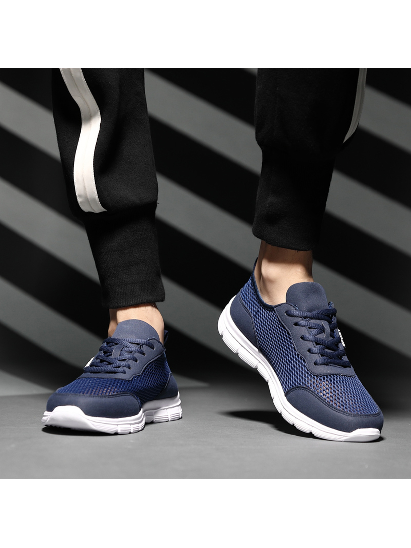 Men Breathable Mesh Sports Shoes