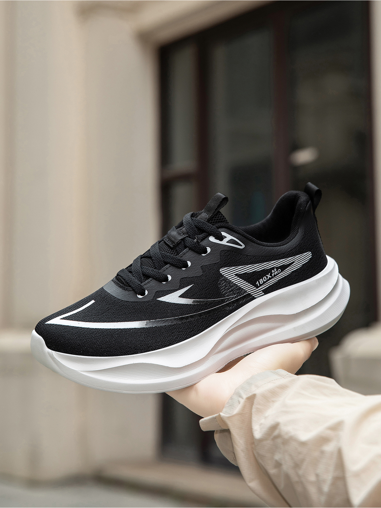 Men Black Lightweight Running Shoes