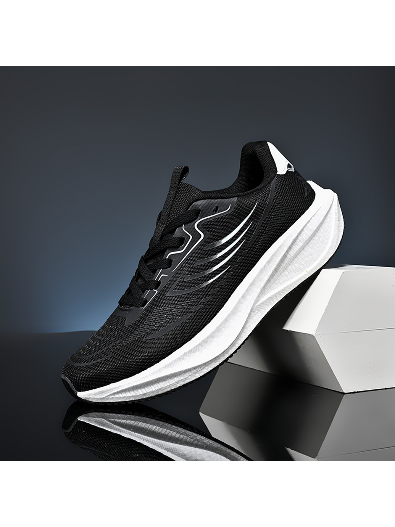 Men Black Lightweight Running Shoes