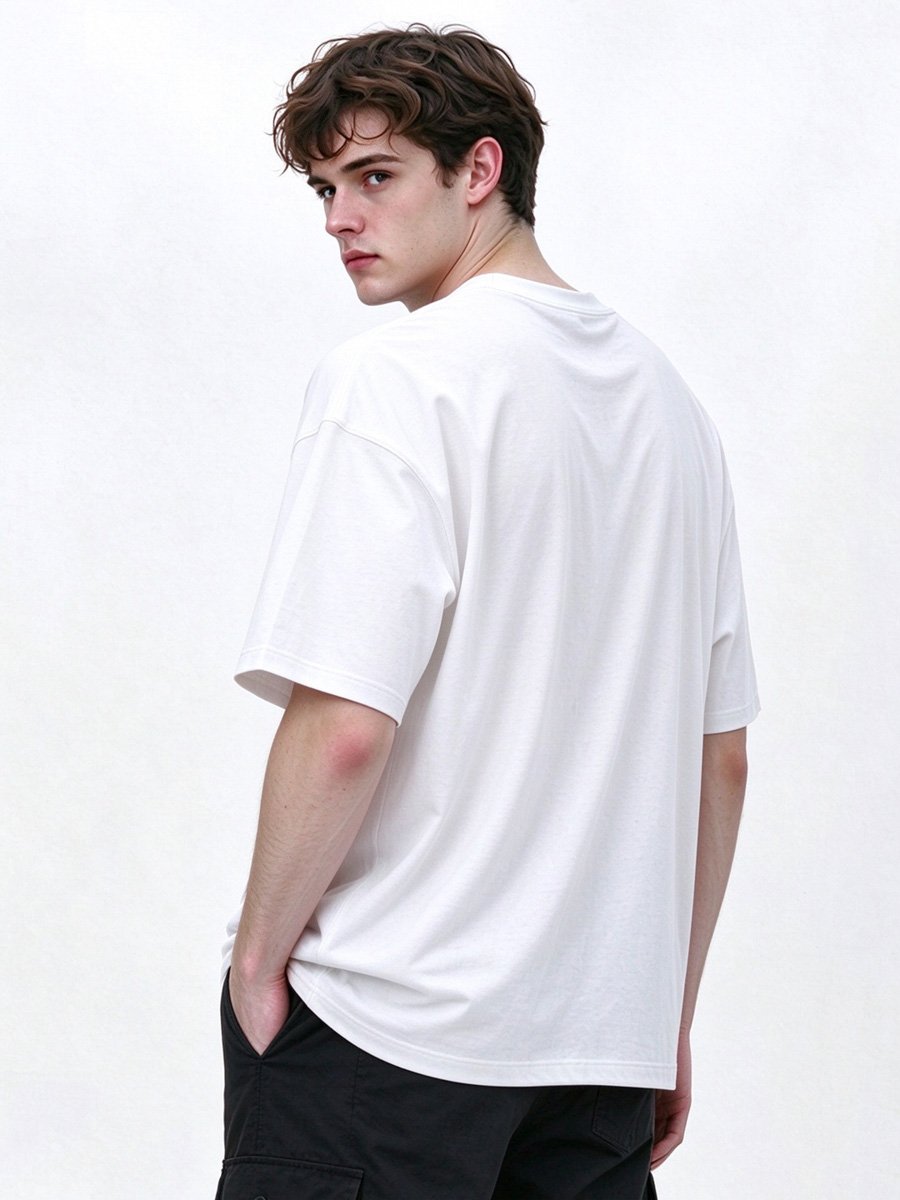 تيشيرت بطبعة جرافيك مانهاتن للرجال بلون أبيض
