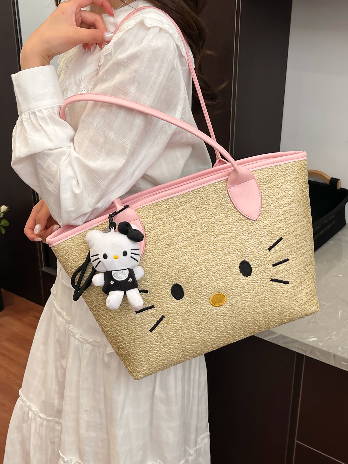 Pink Trim Straw Shoulder Bag with Hello Kitty Charm
