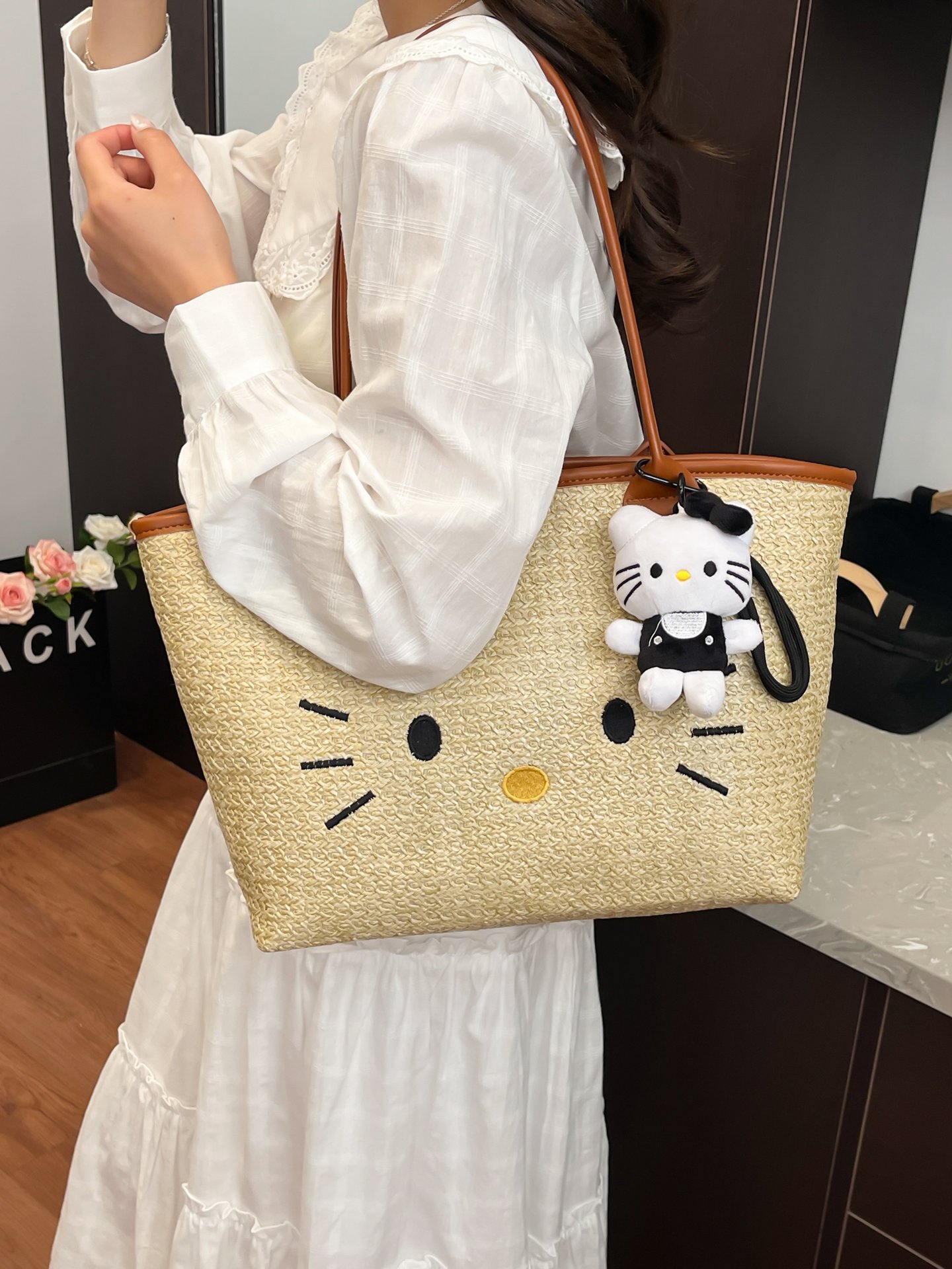 Straw Hello Kitty Shoulder Bag