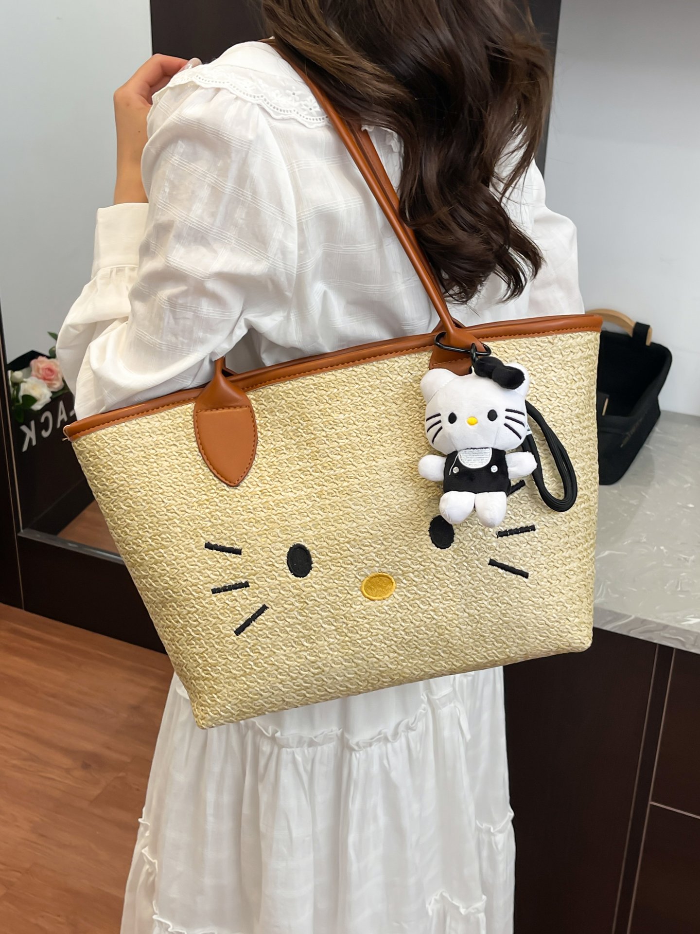 Straw Hello Kitty Shoulder Bag