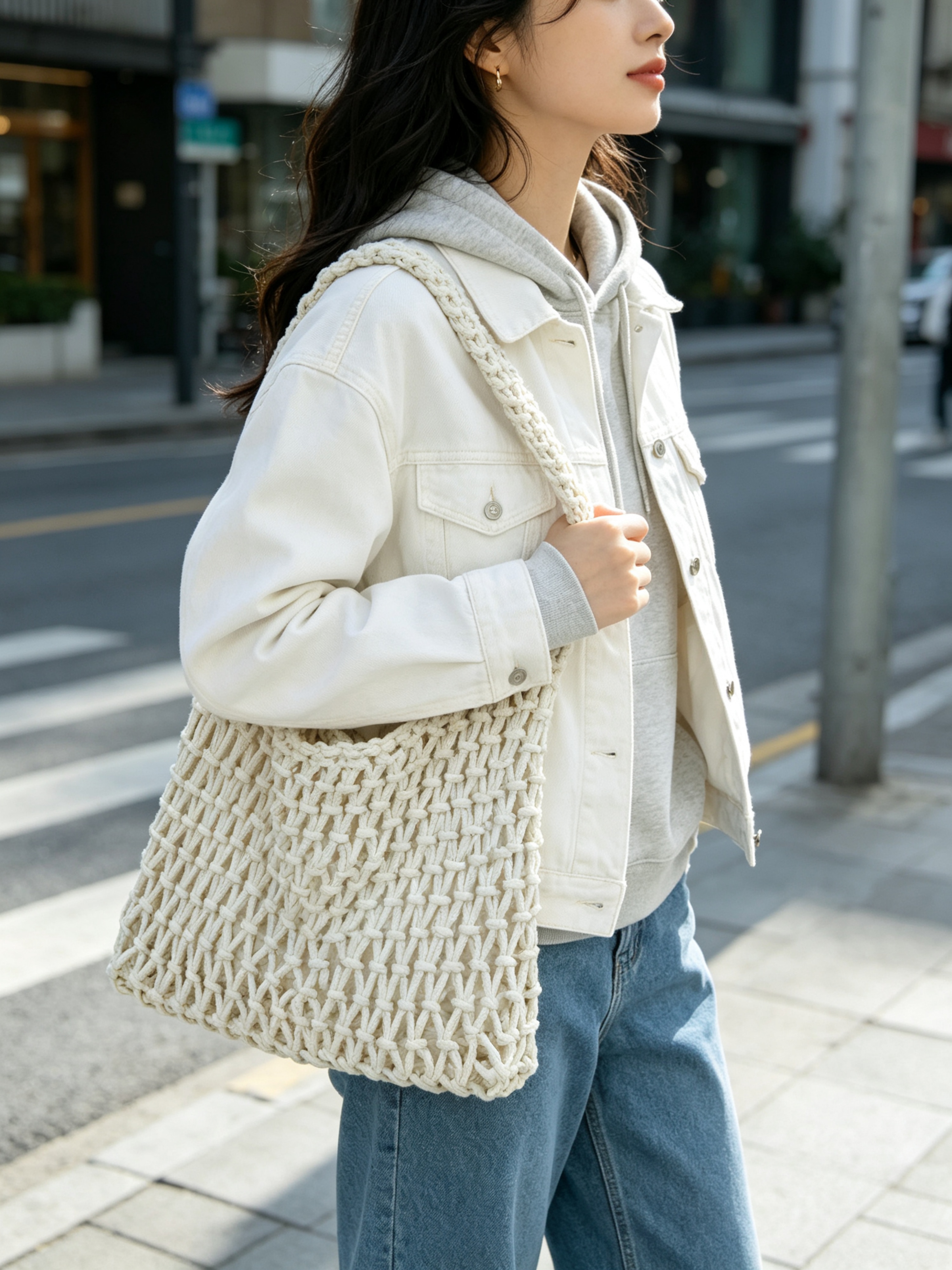White Macrame Shoulder Bag Elegance