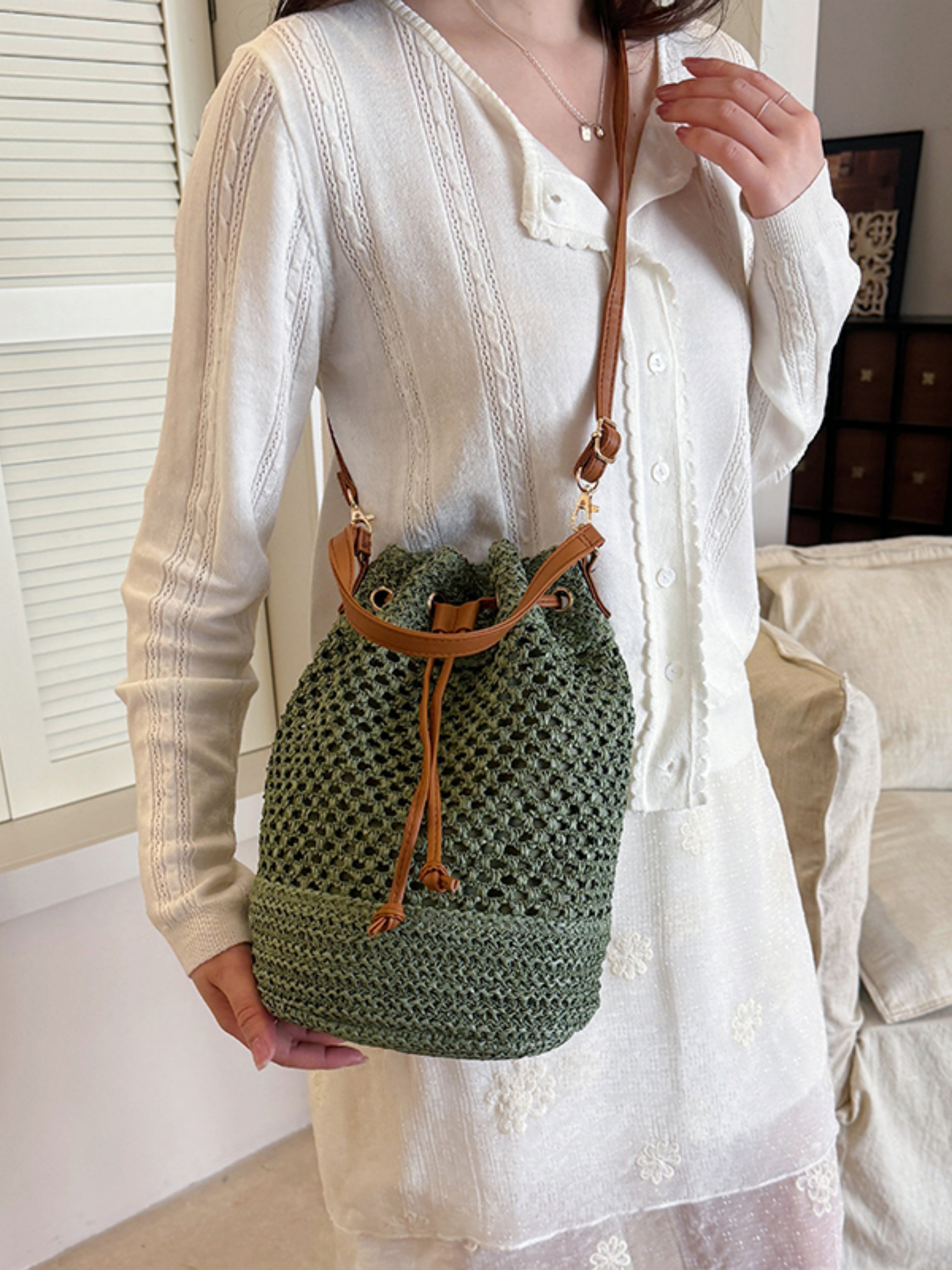 Green Woven Bucket Shoulder Bag