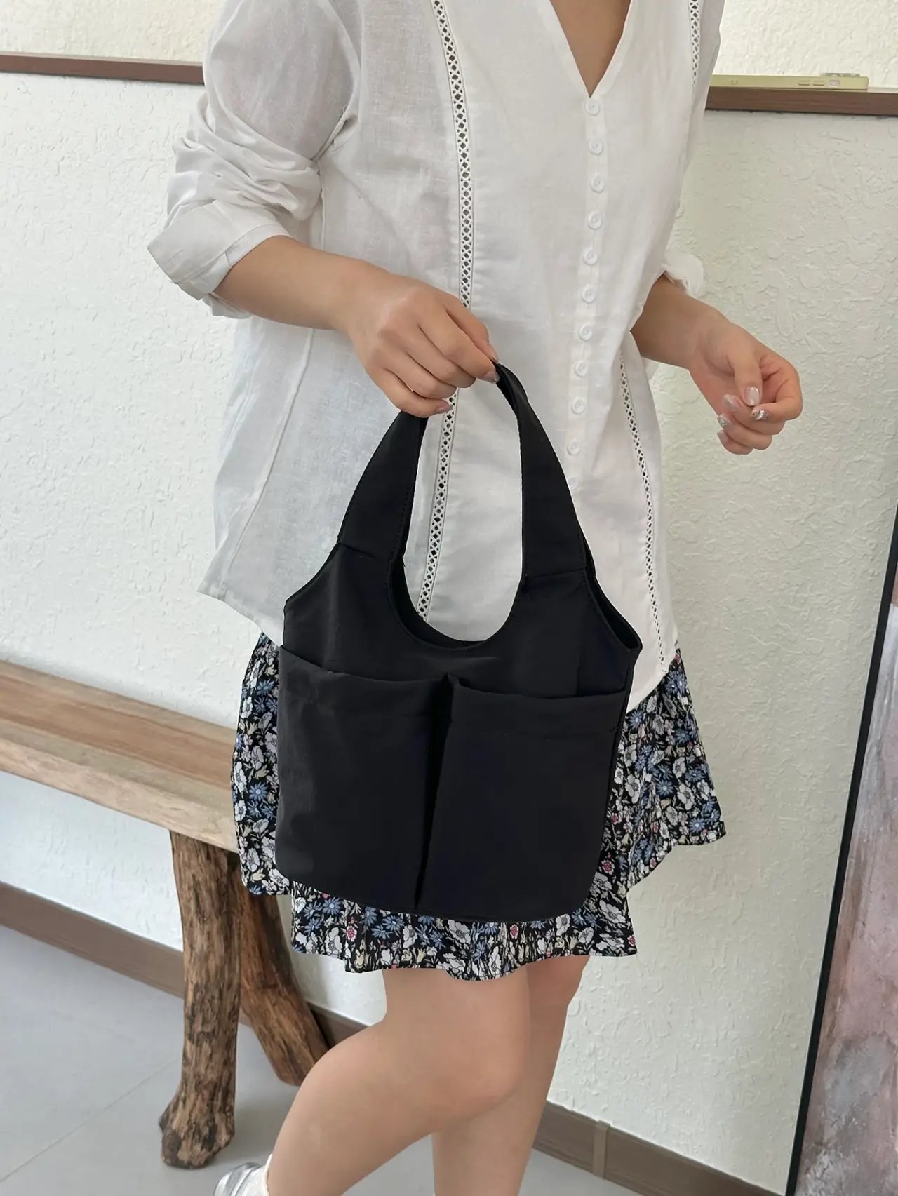 Black Solid Handbag with Pocket
