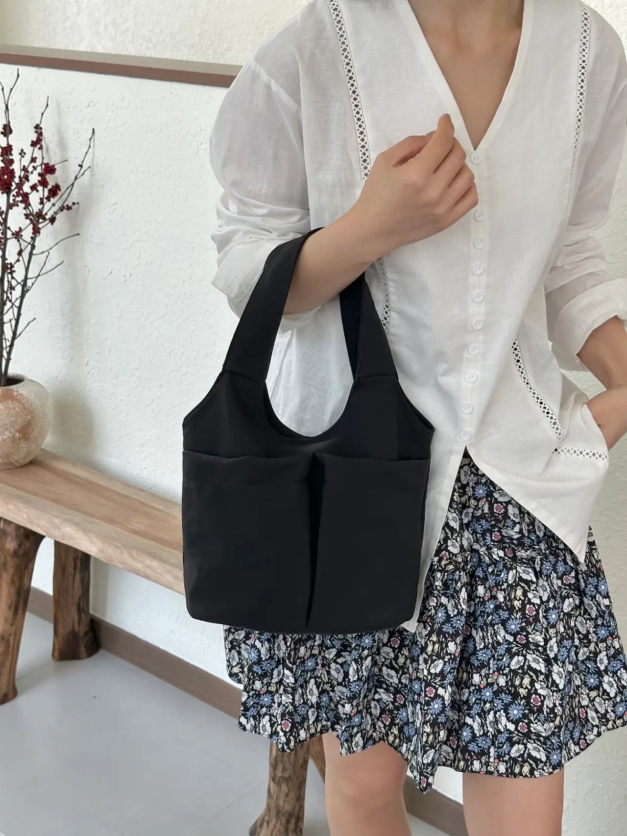 Black Solid Handbag with Pocket