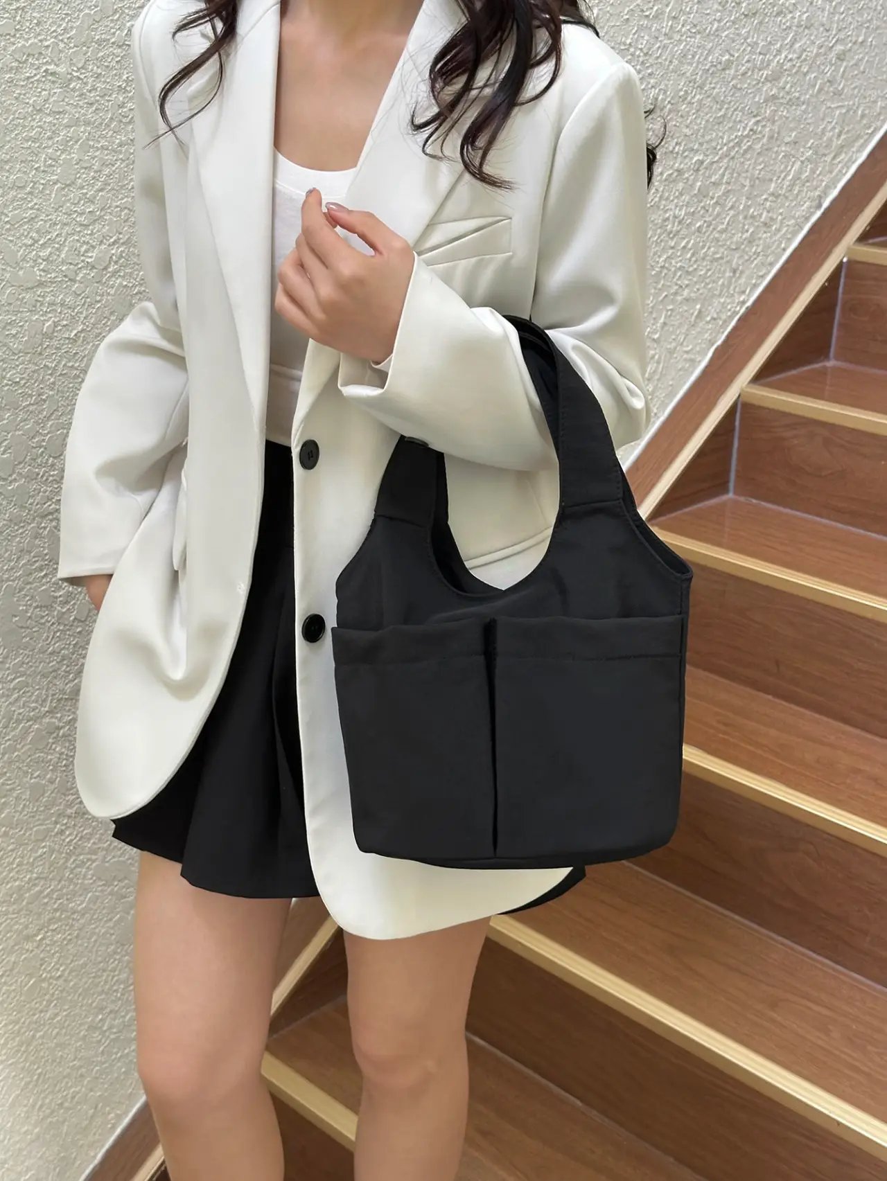 Black Solid Handbag with Pocket