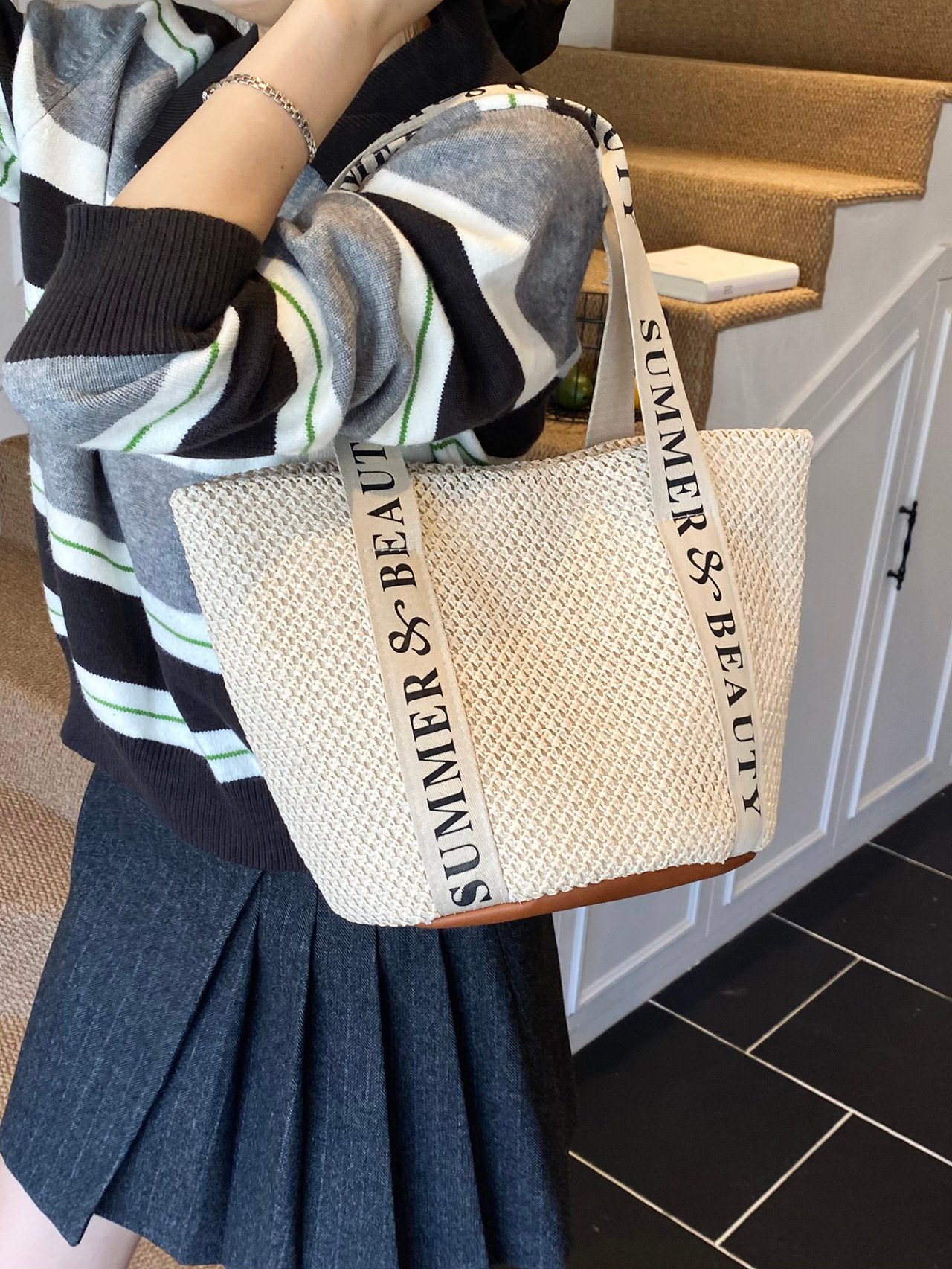 White Woven Shoulder Bag with Summer and Beauty Strap
