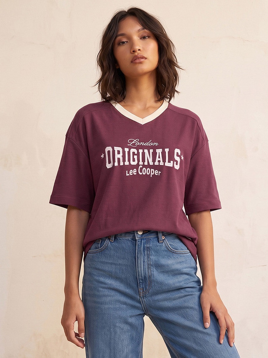 V Neck Short Sleeves Embroidered T-Shirt