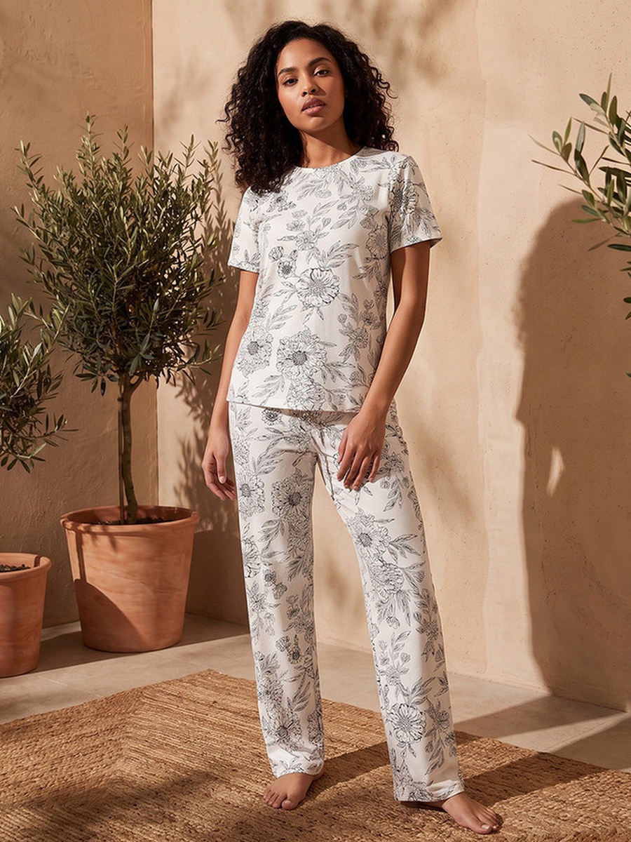 Printed Crew Neck T-Shirt and Pyjama Set