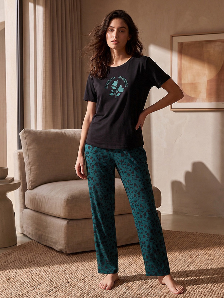 Viscose Crew Neck T-Shirt and Pyjamas Set