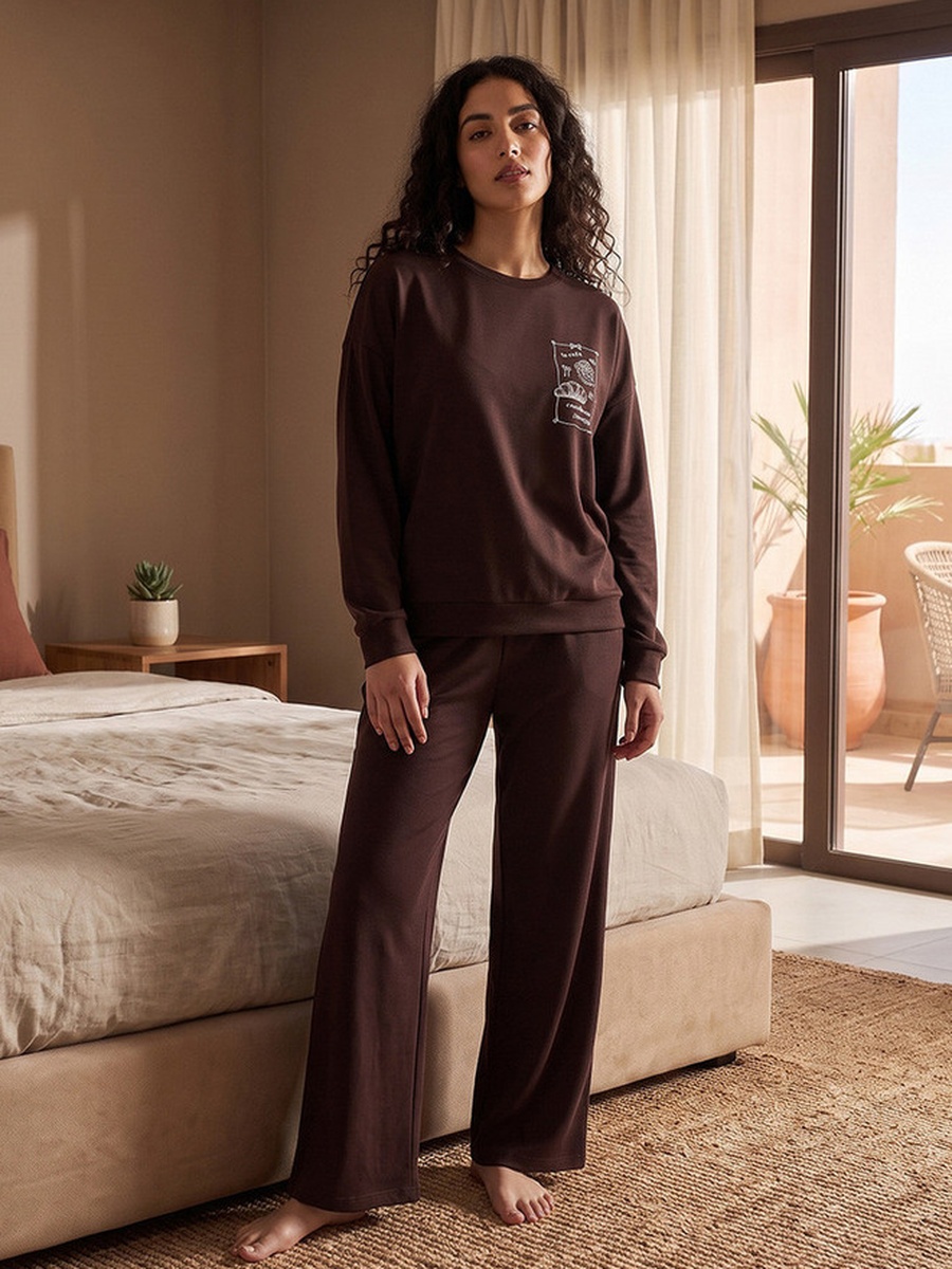 Pyjama Set with Graphic Print Sweatshirt and Trousers