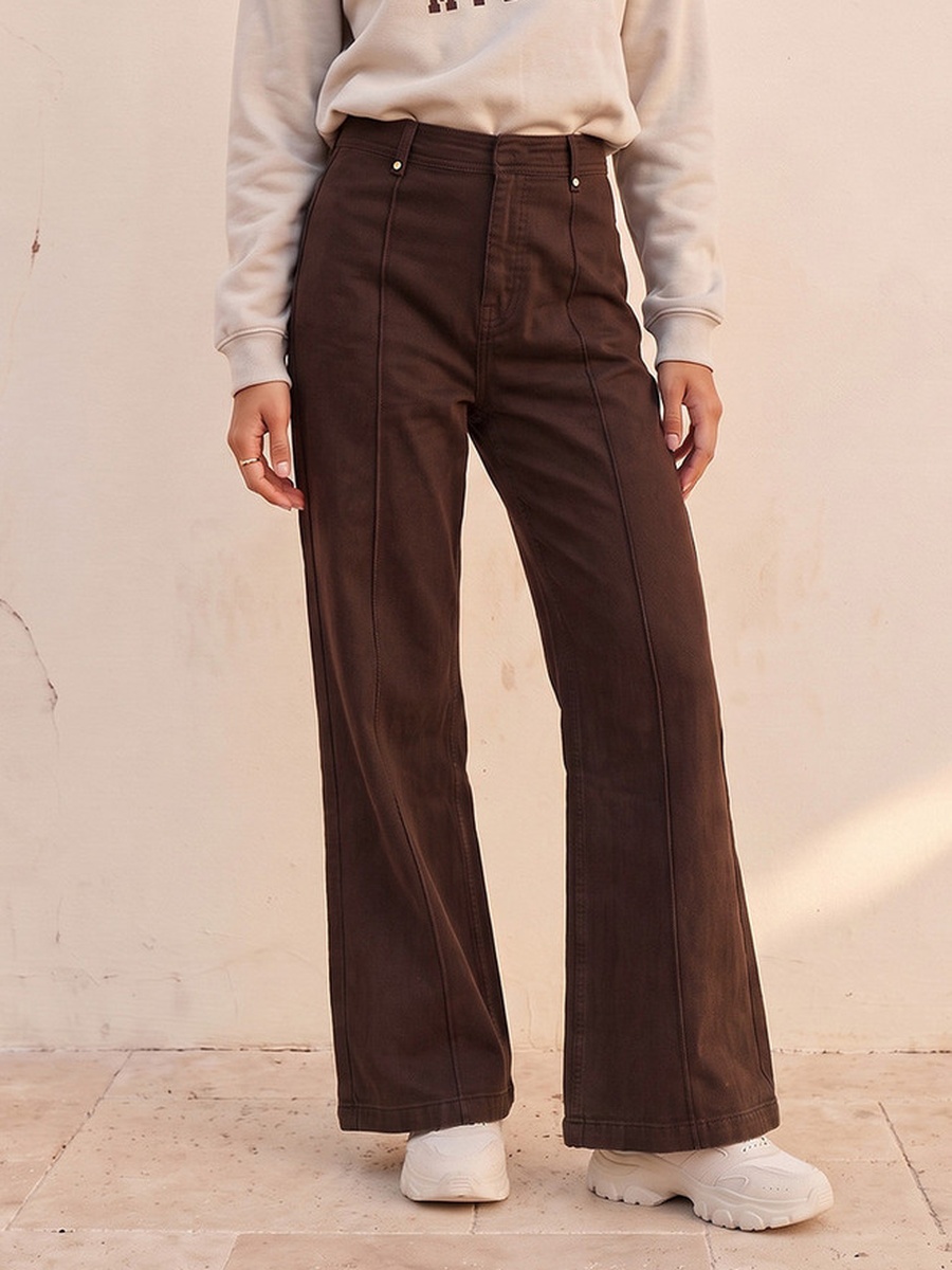 Wide Leg Buttoned Waist Jeans