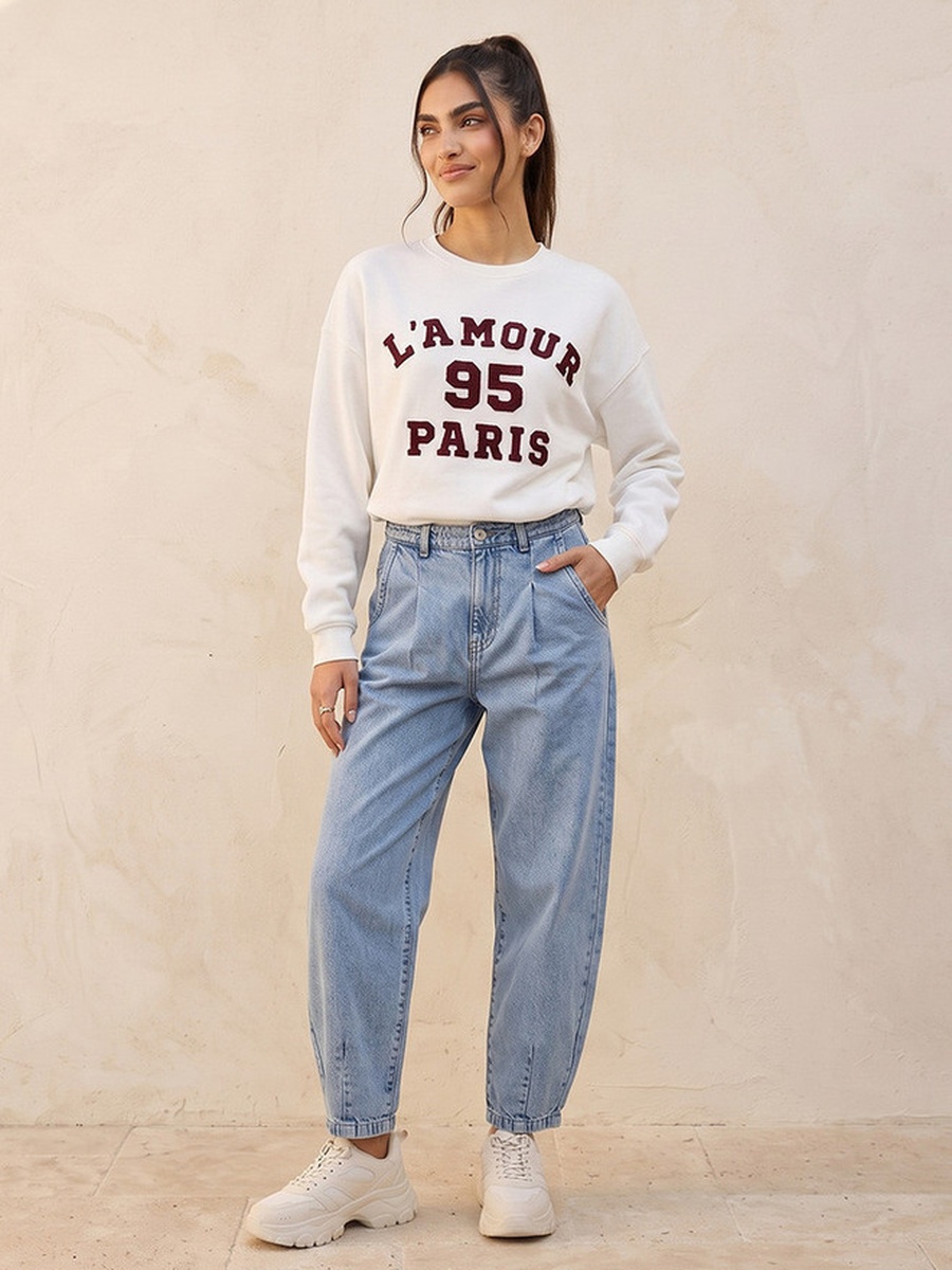 Sweatshirt with Embroidery