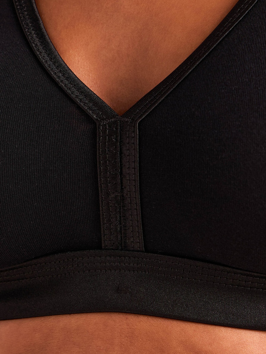 Support Bra with Broad Adjustable Straps and Antibacterial Protection
