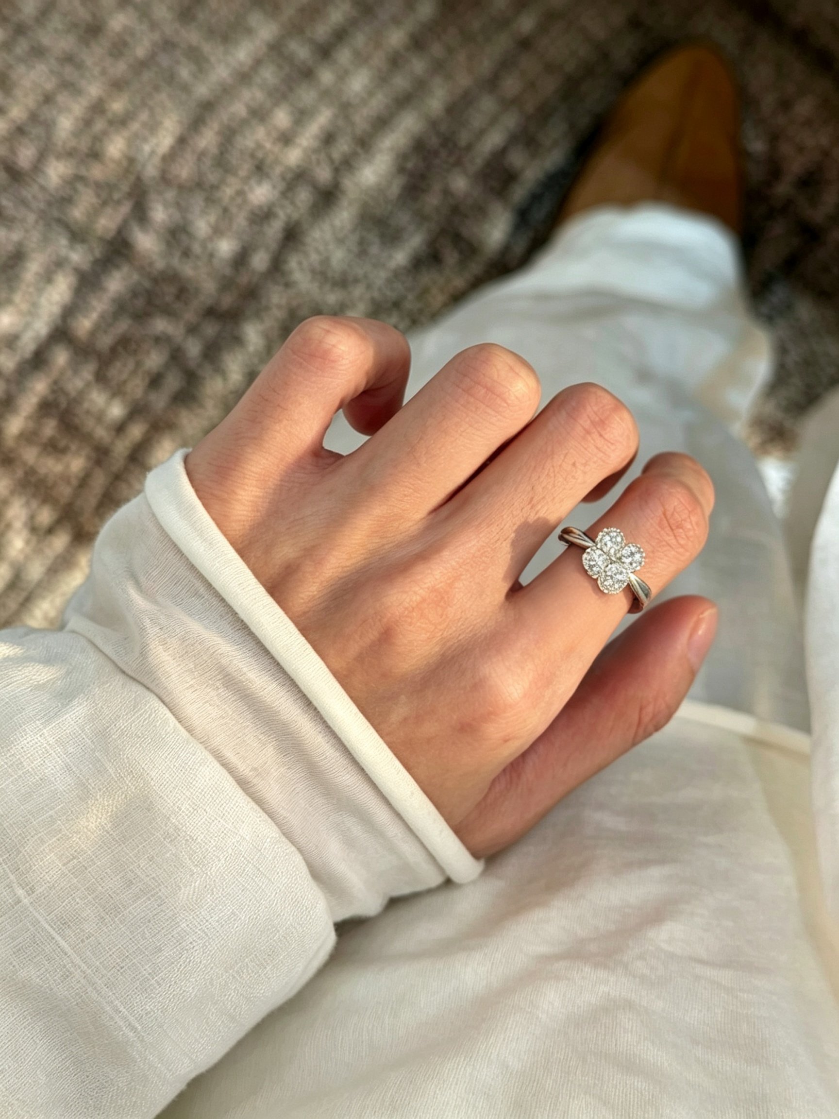 Silver Clover Sparkle Ring